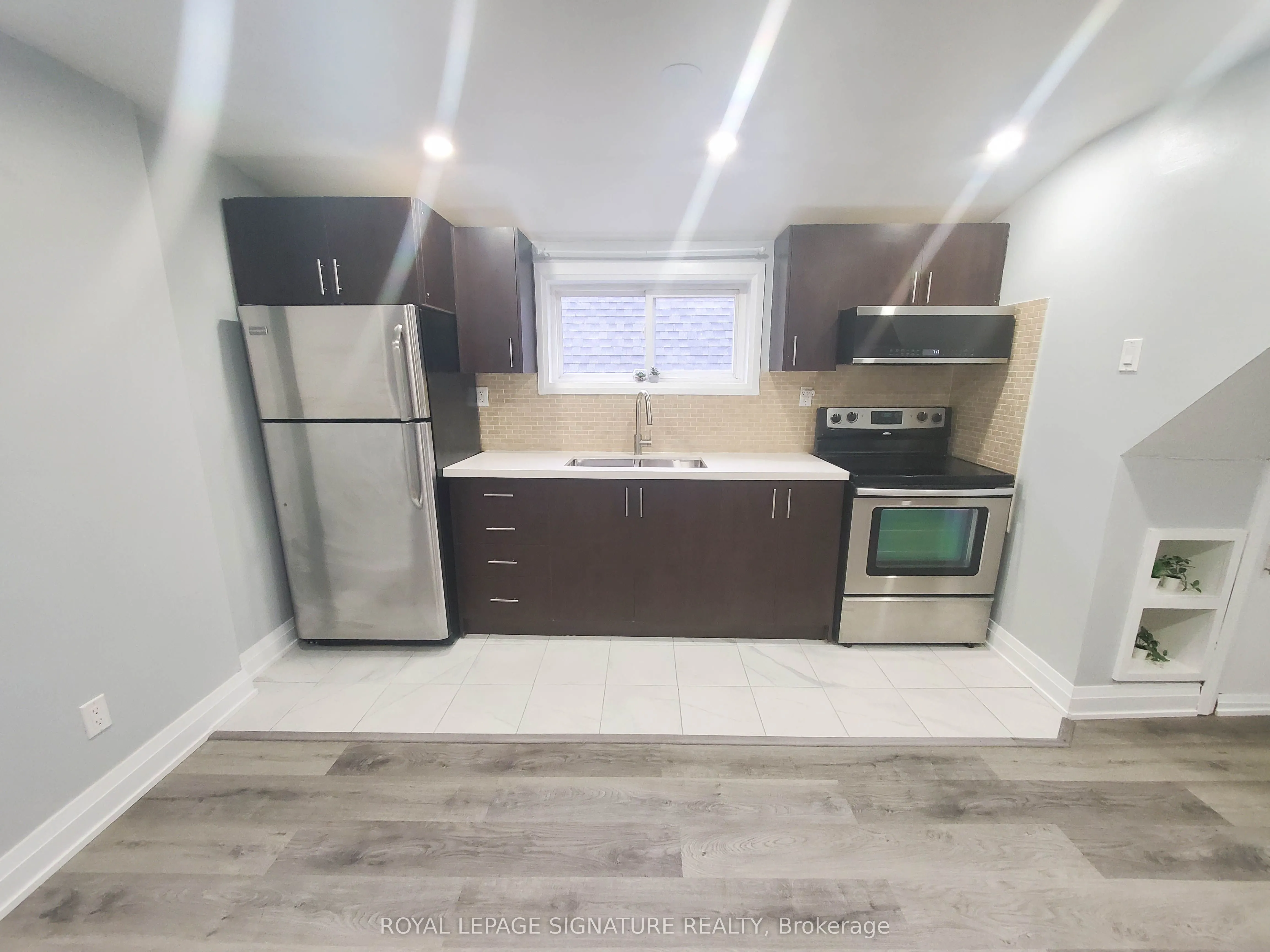 77 Victoria Avenue N, #4