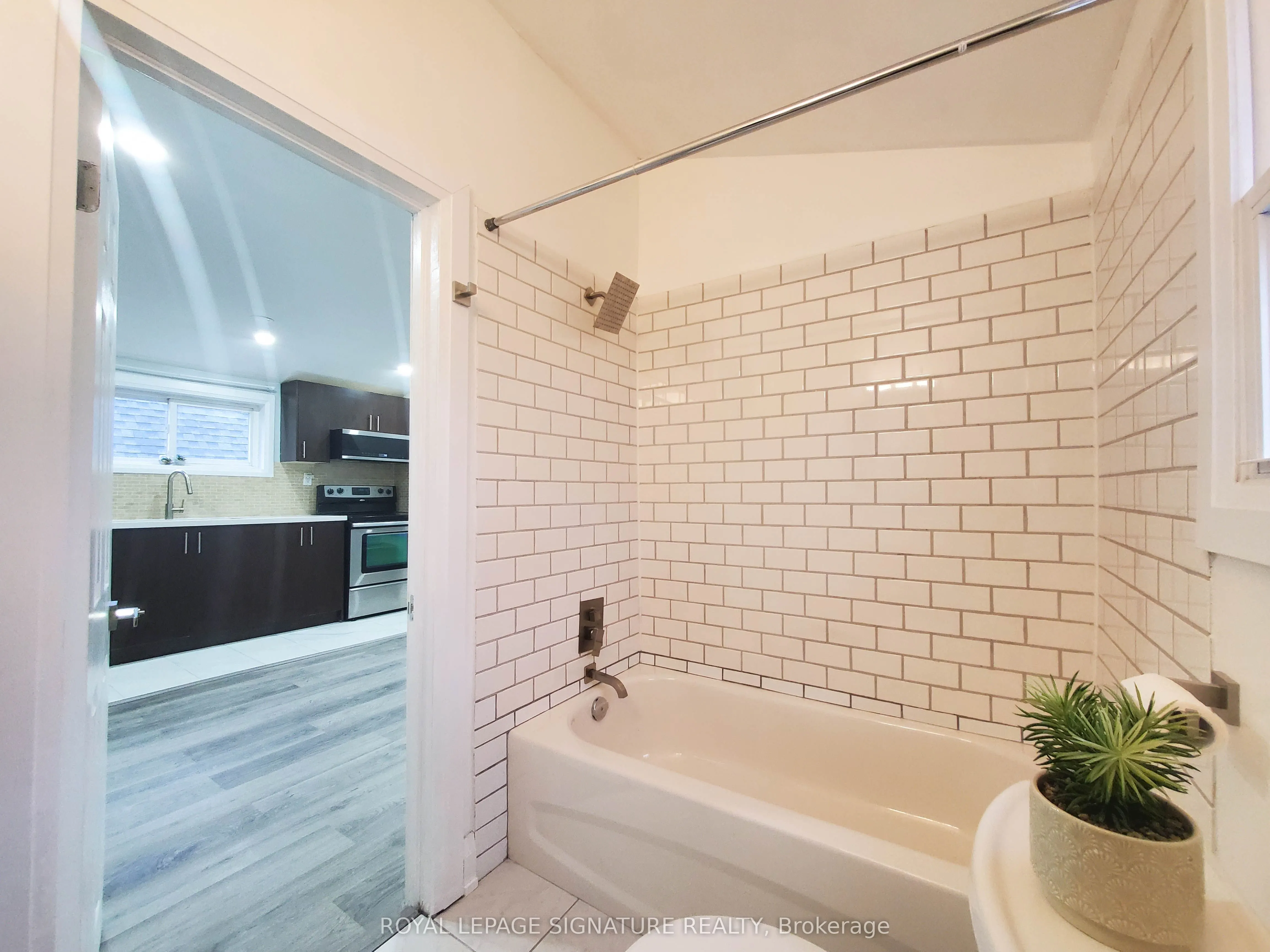 77 Victoria Avenue N, #4