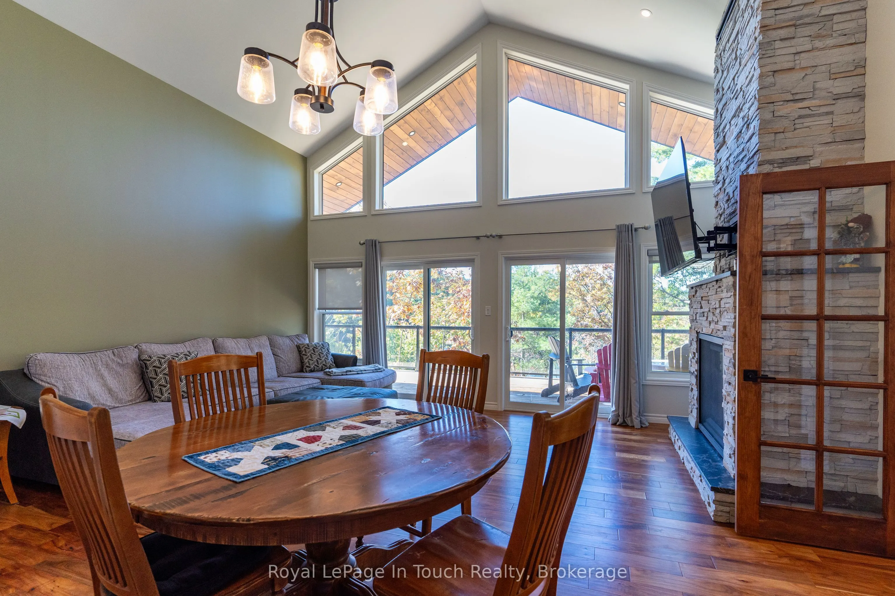 8814 Georgian Bay Shore