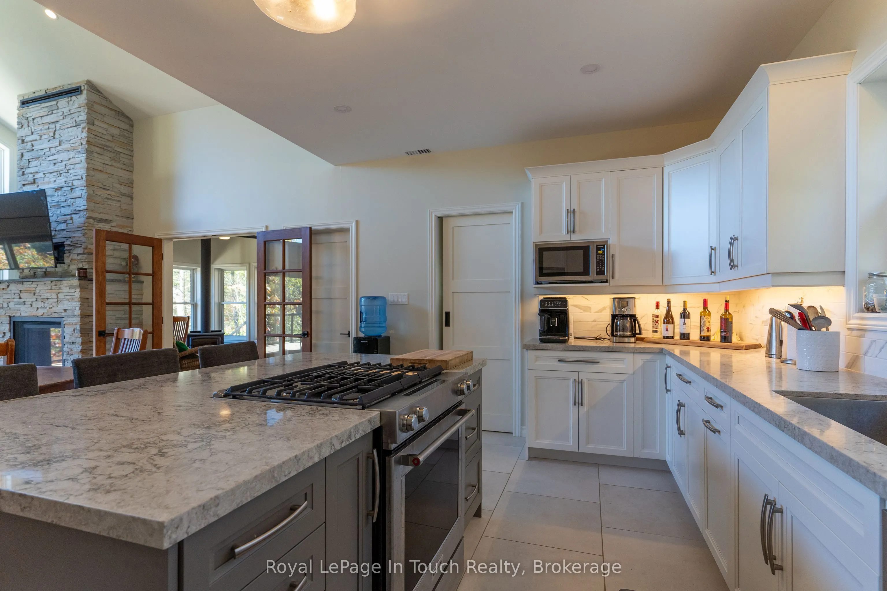 8814 Georgian Bay Shore