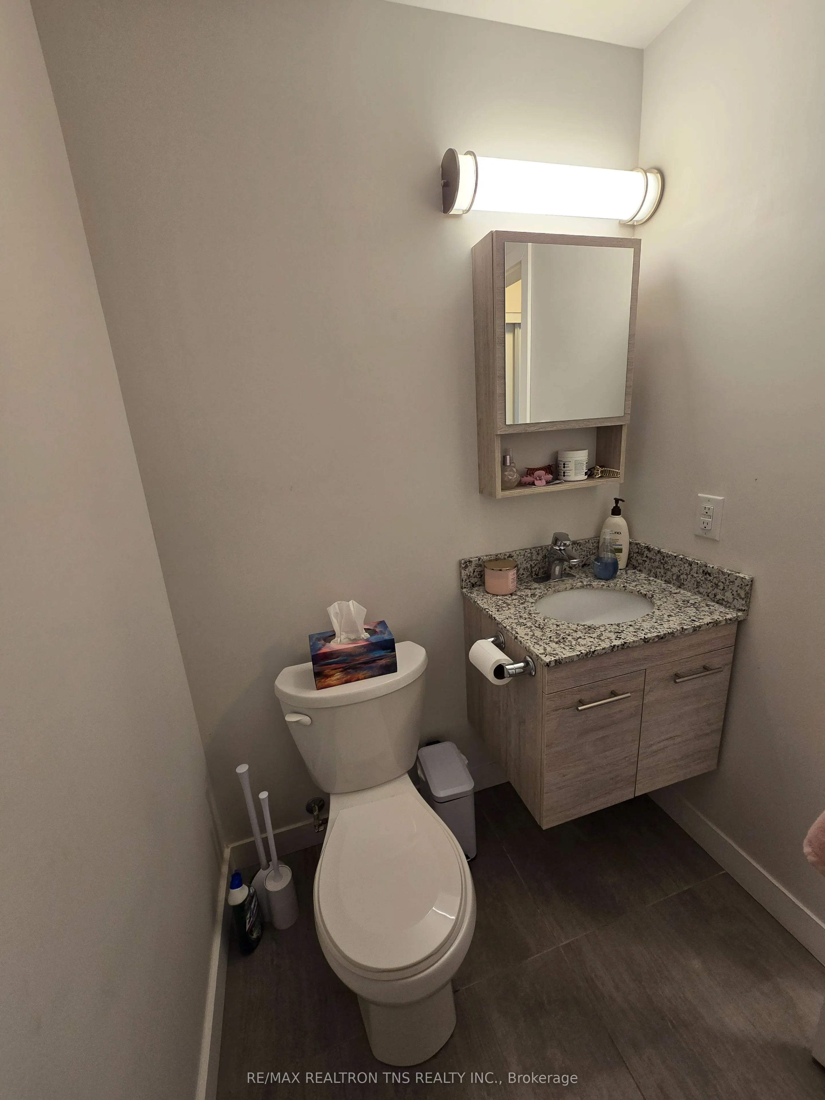 251 Hemlock Street, #712