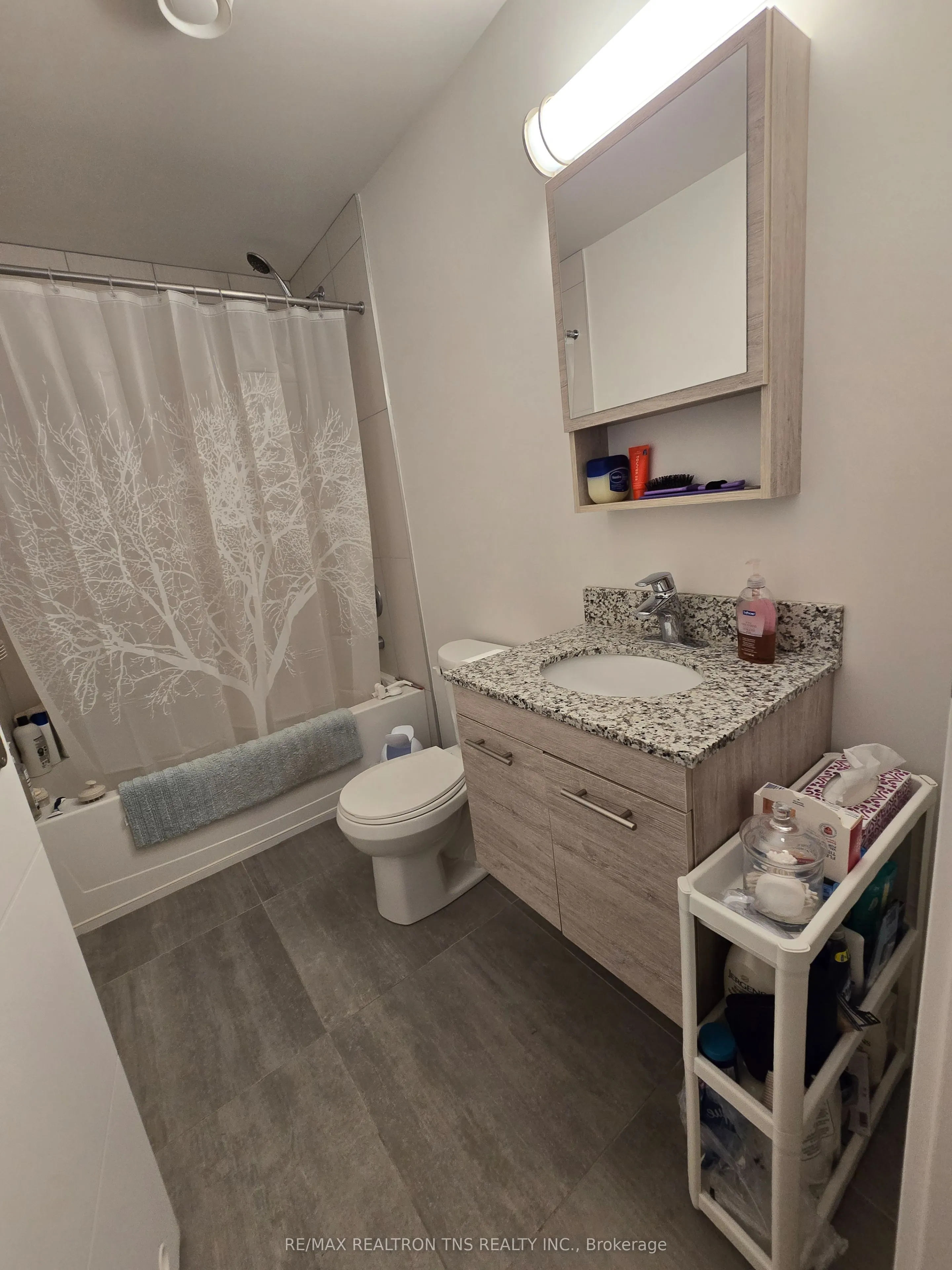 251 Hemlock Street, #712
