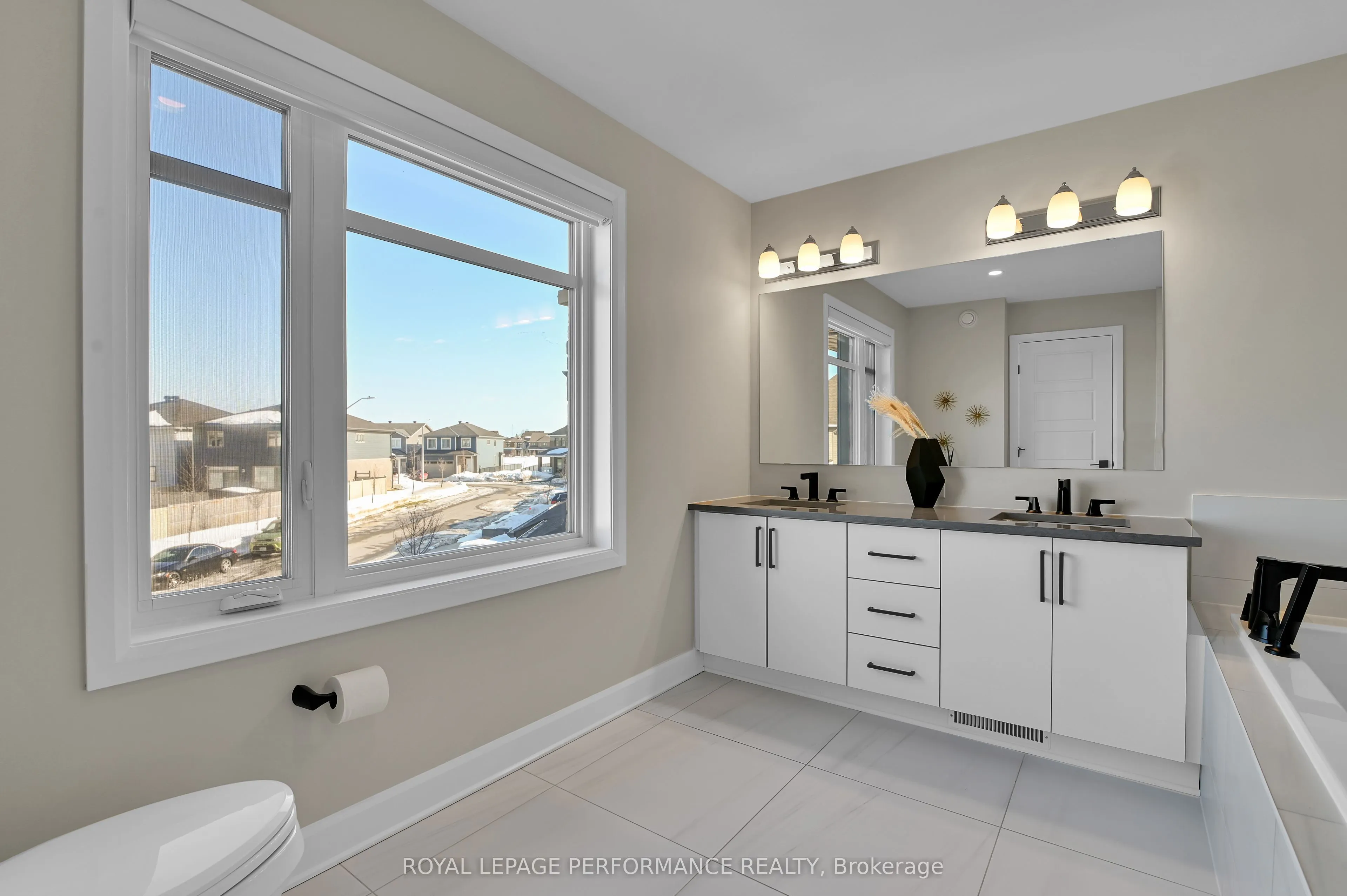 644 Moonflower Crescent