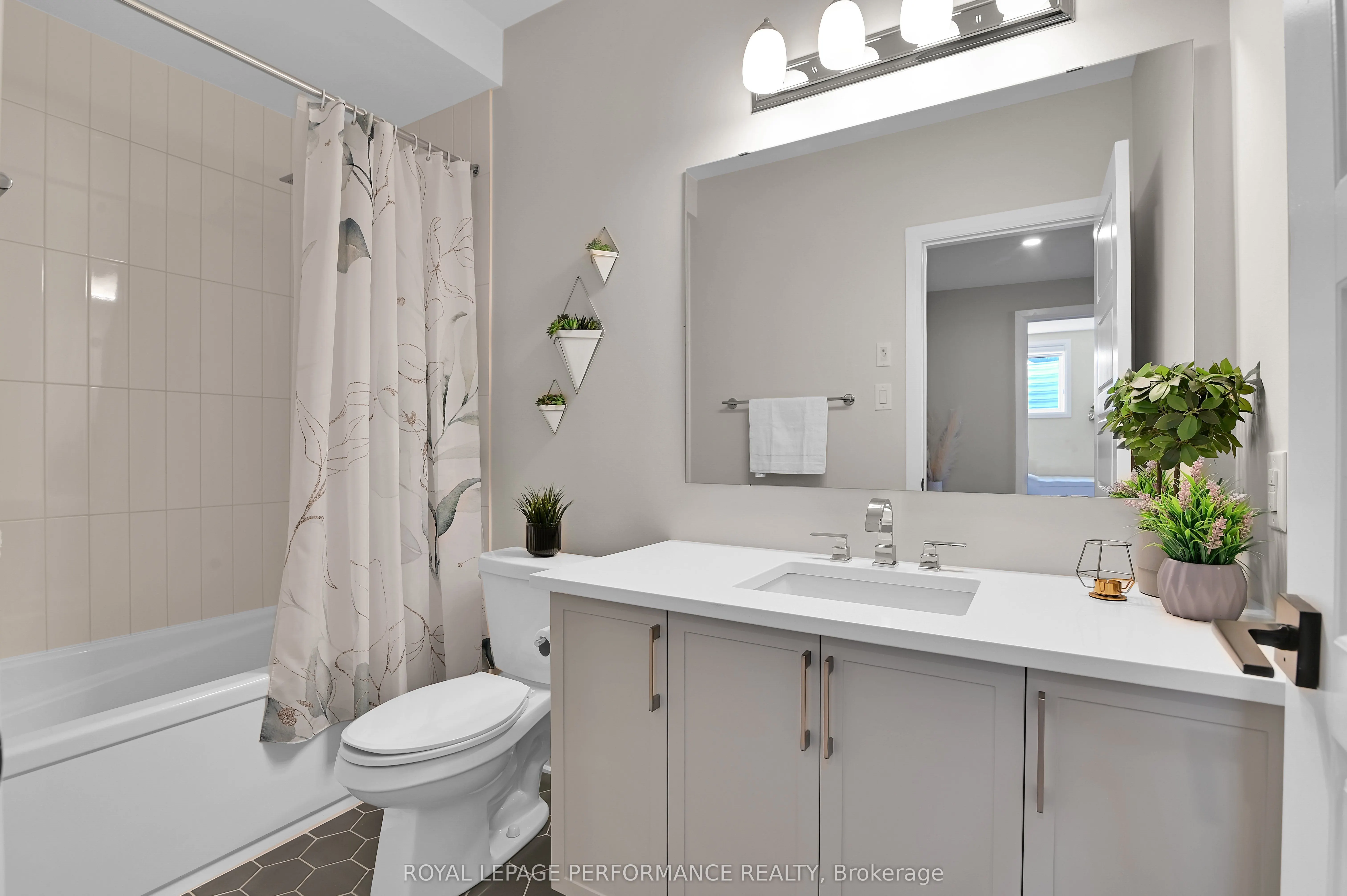 644 Moonflower Crescent