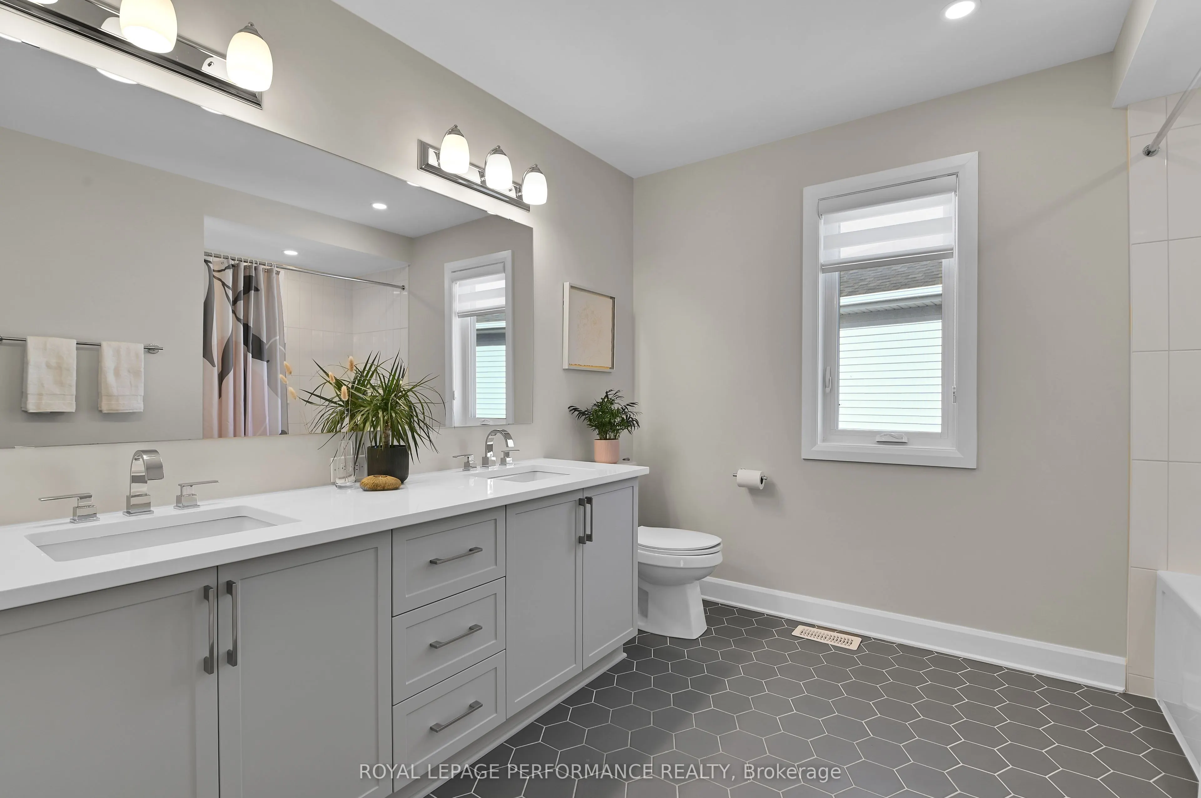 644 Moonflower Crescent