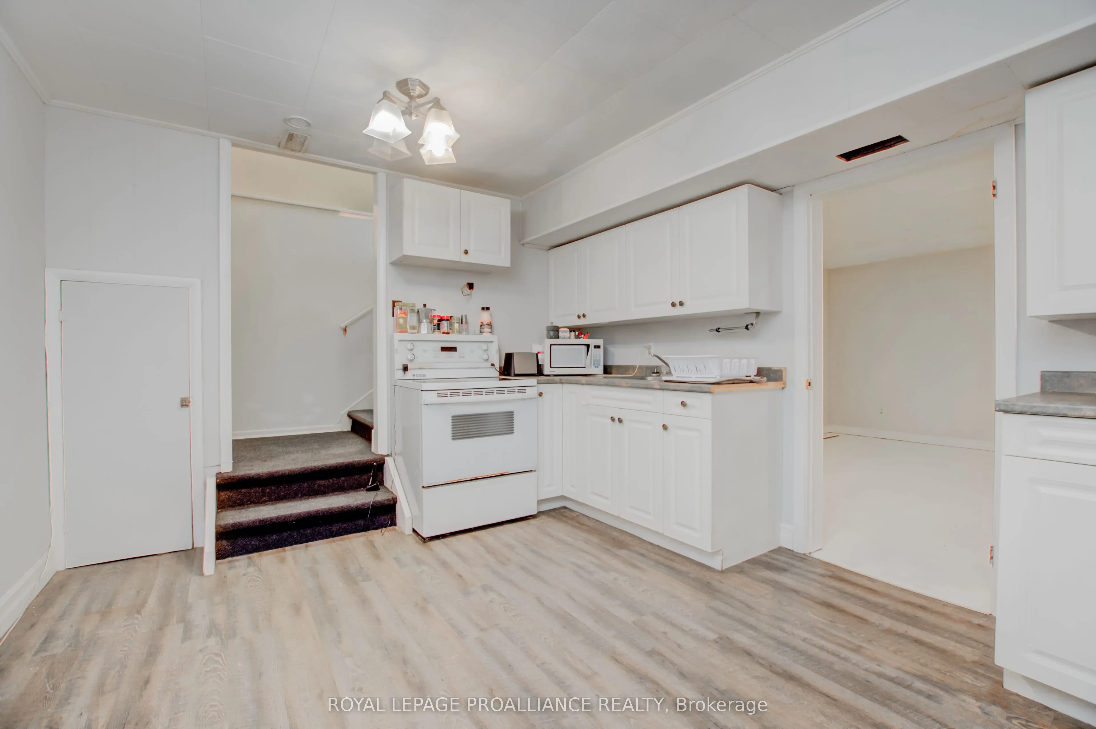 30 Prince Edward Street W