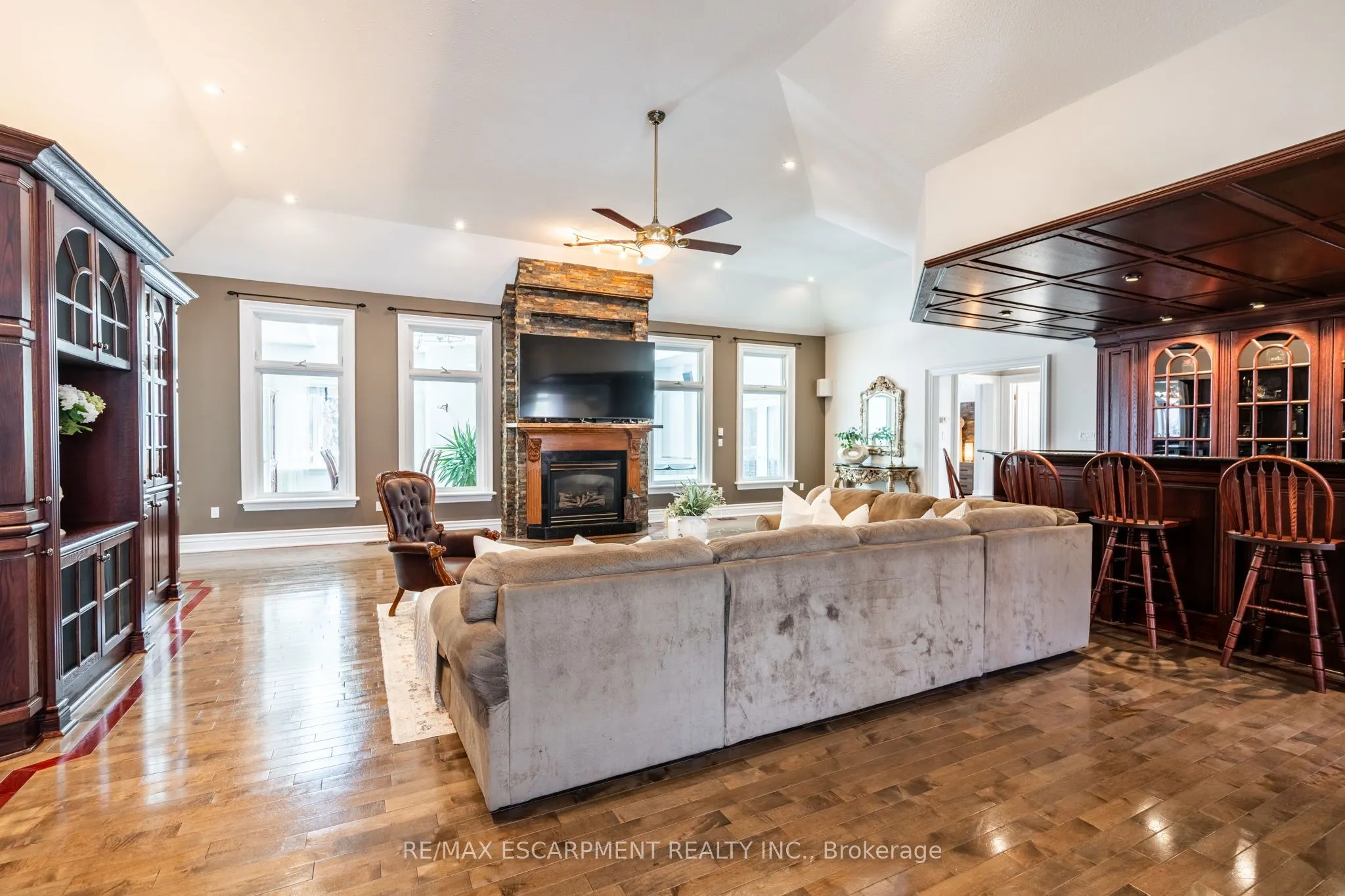 11 Palomino Drive