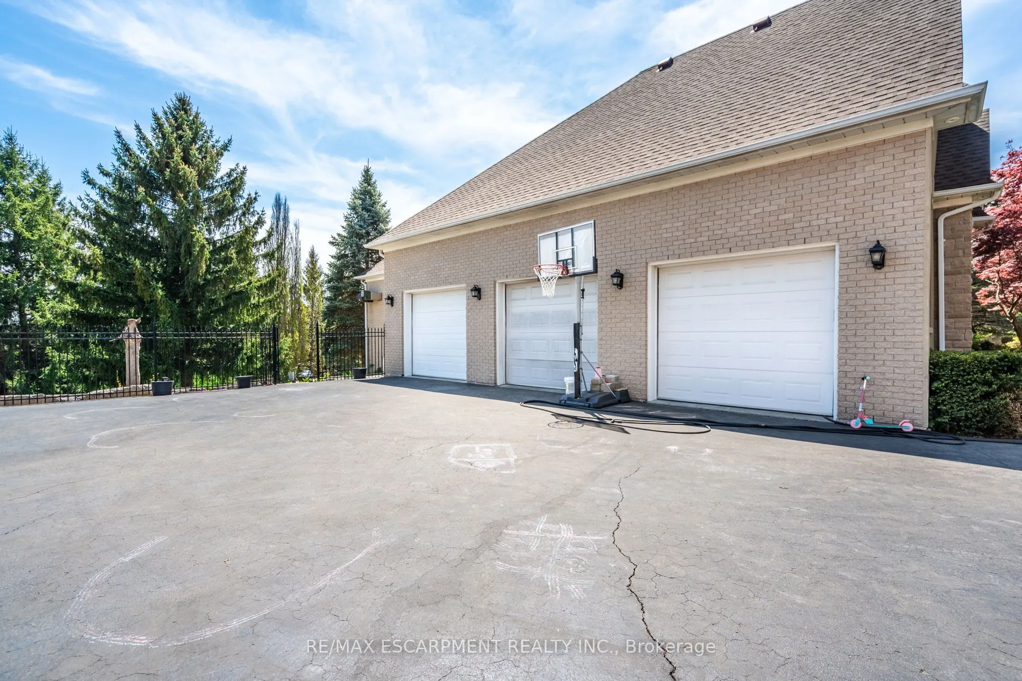 11 Palomino Drive