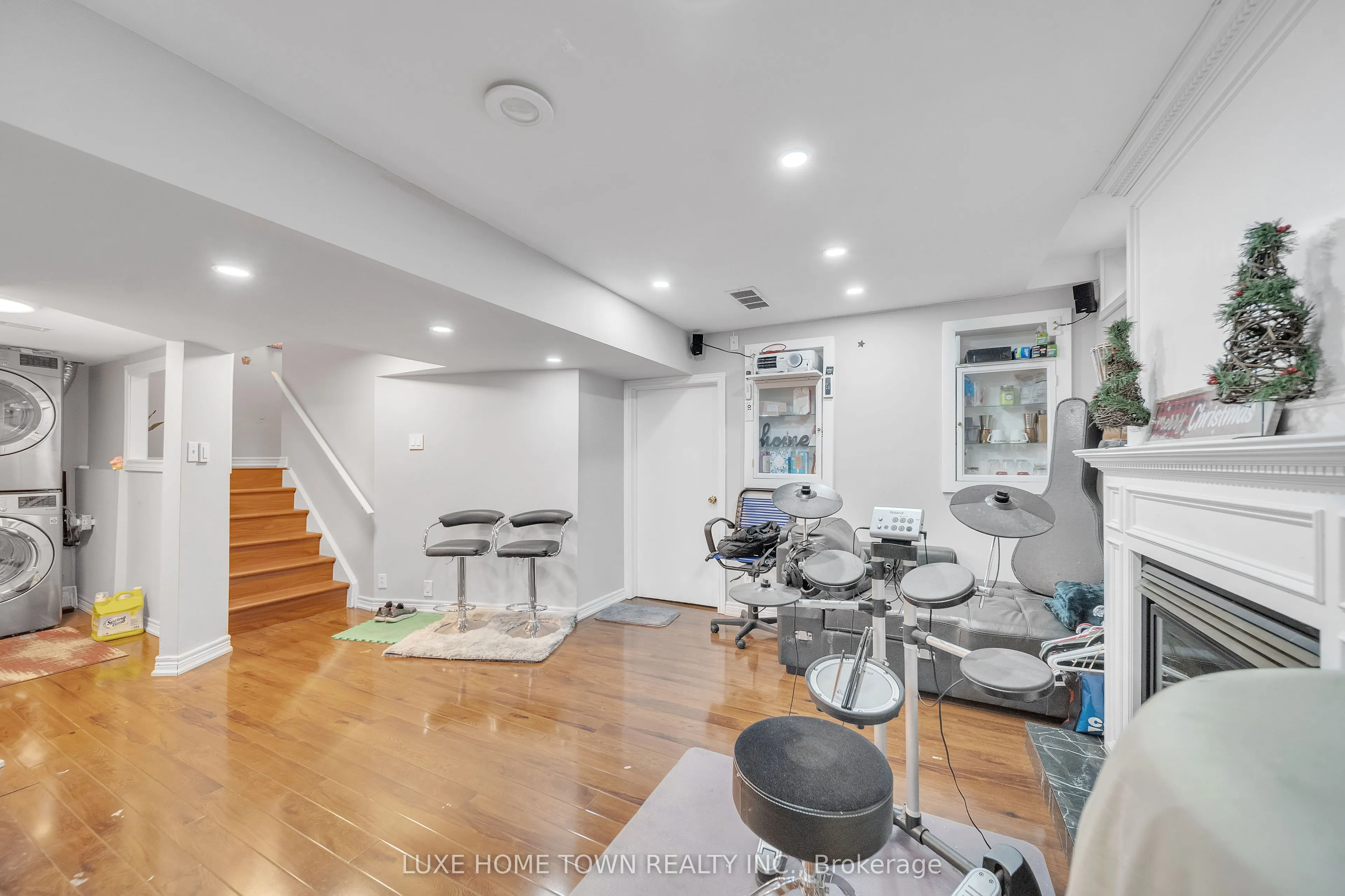 163 Stone Church Road E