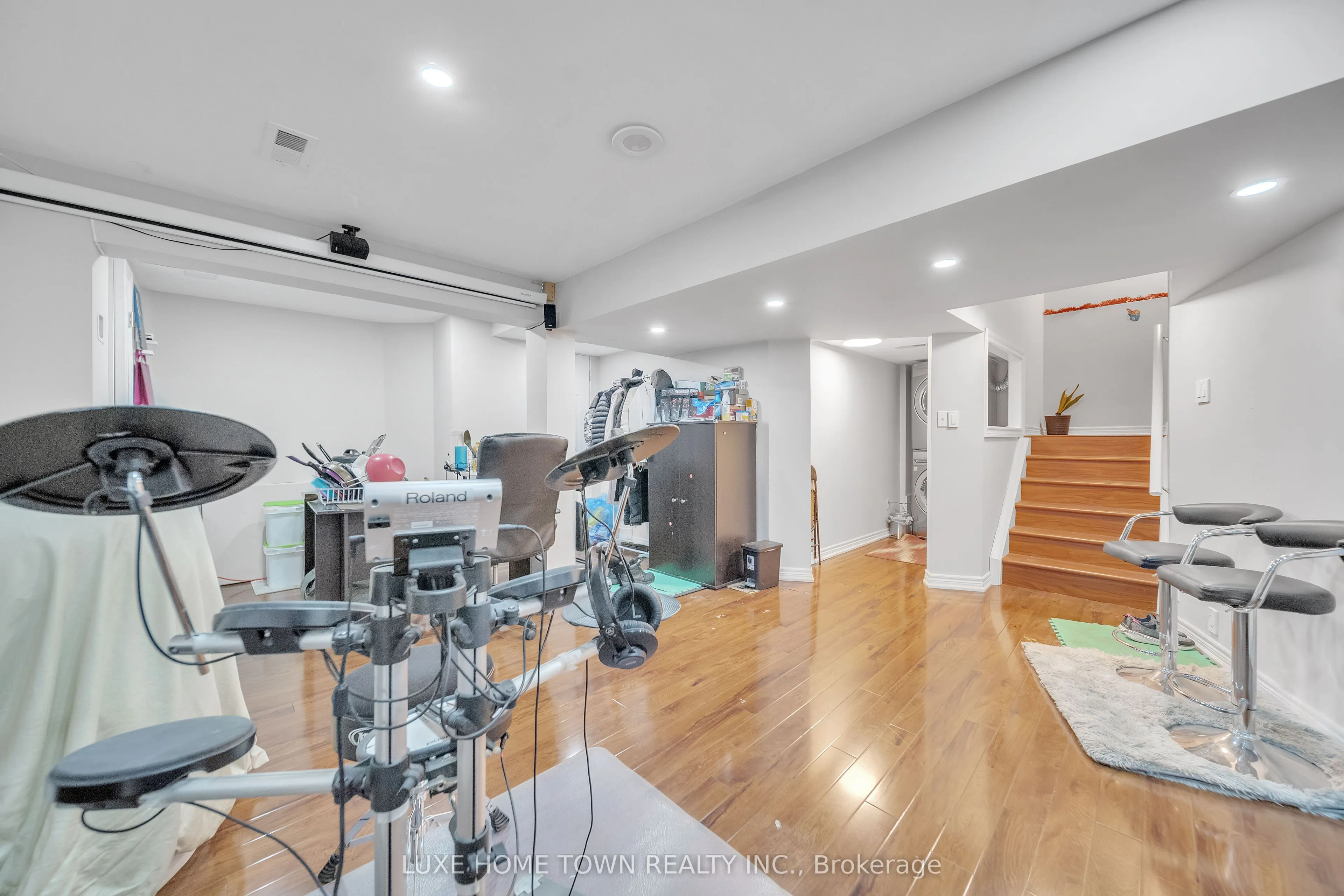 163 Stone Church Road E