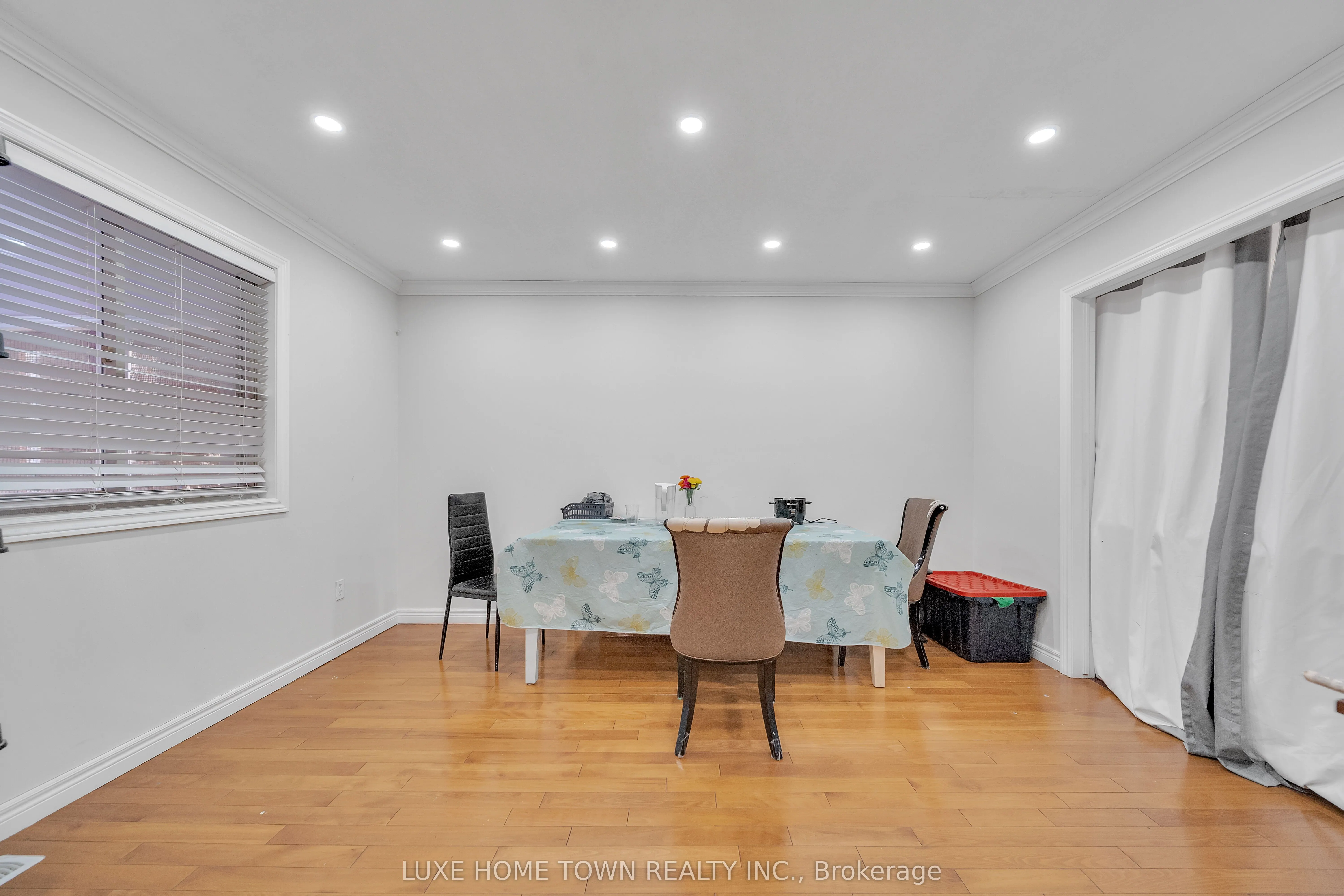 163 Stone Church Road E