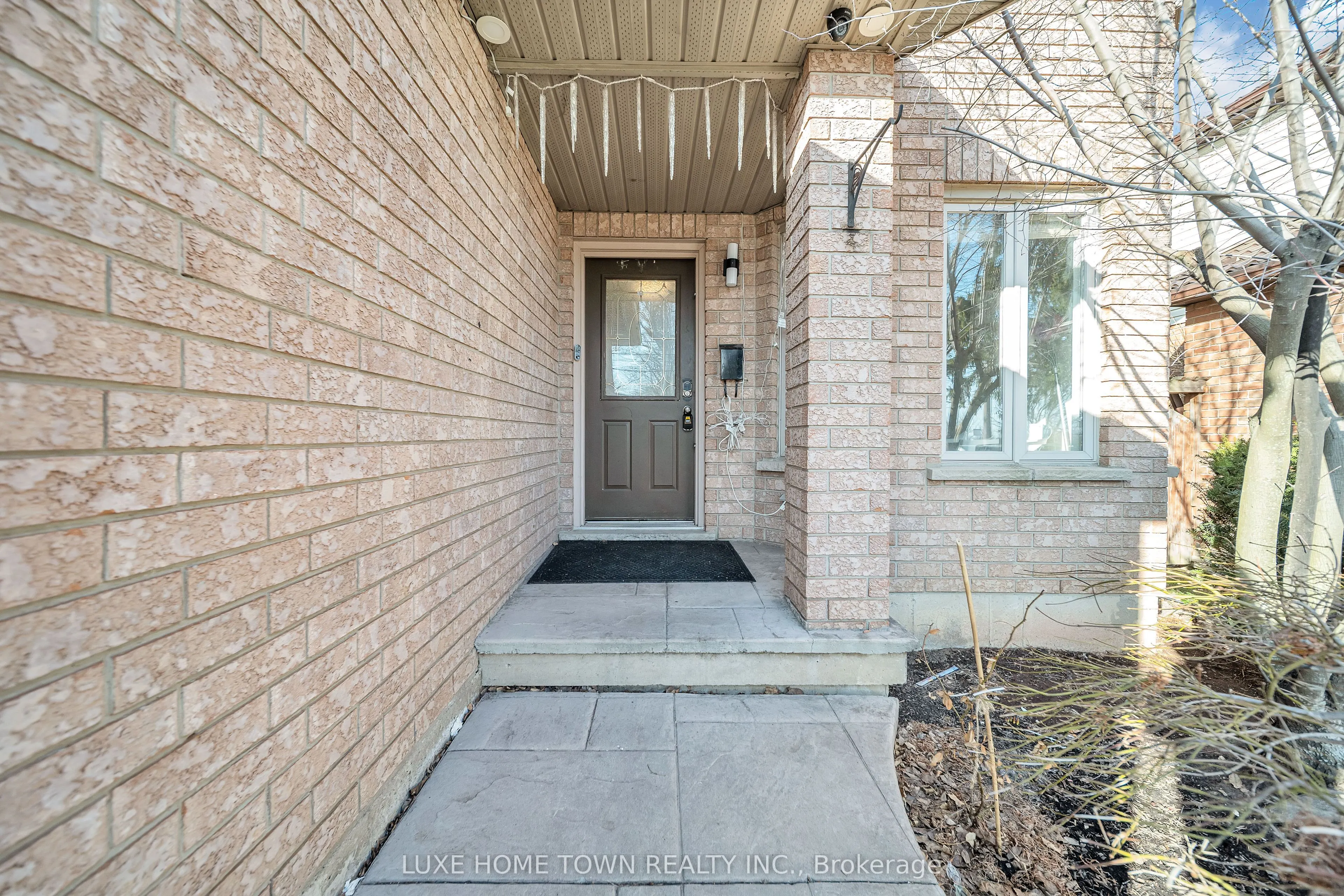 163 Stone Church Road E
