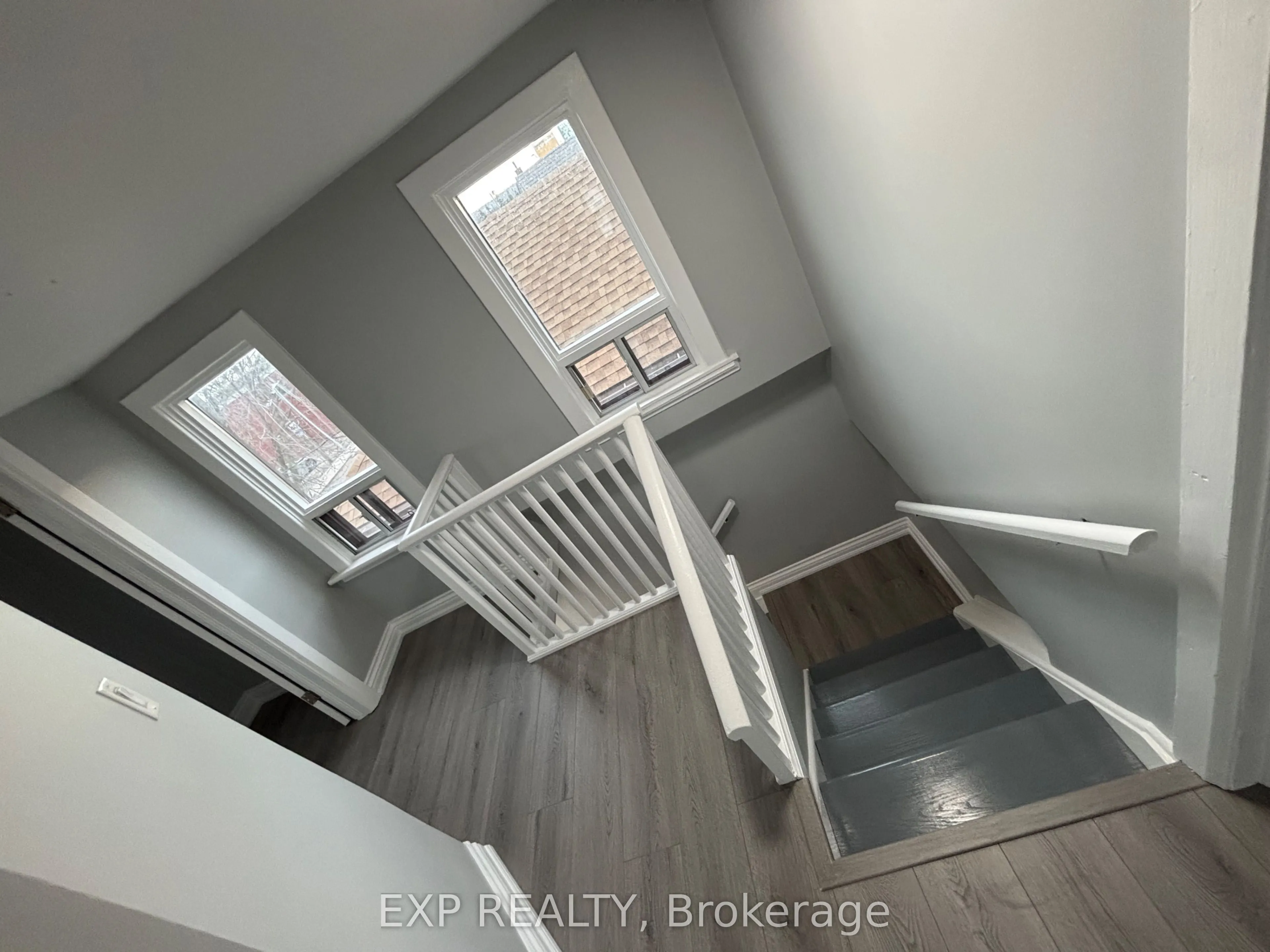 46 Delena Avenue S
