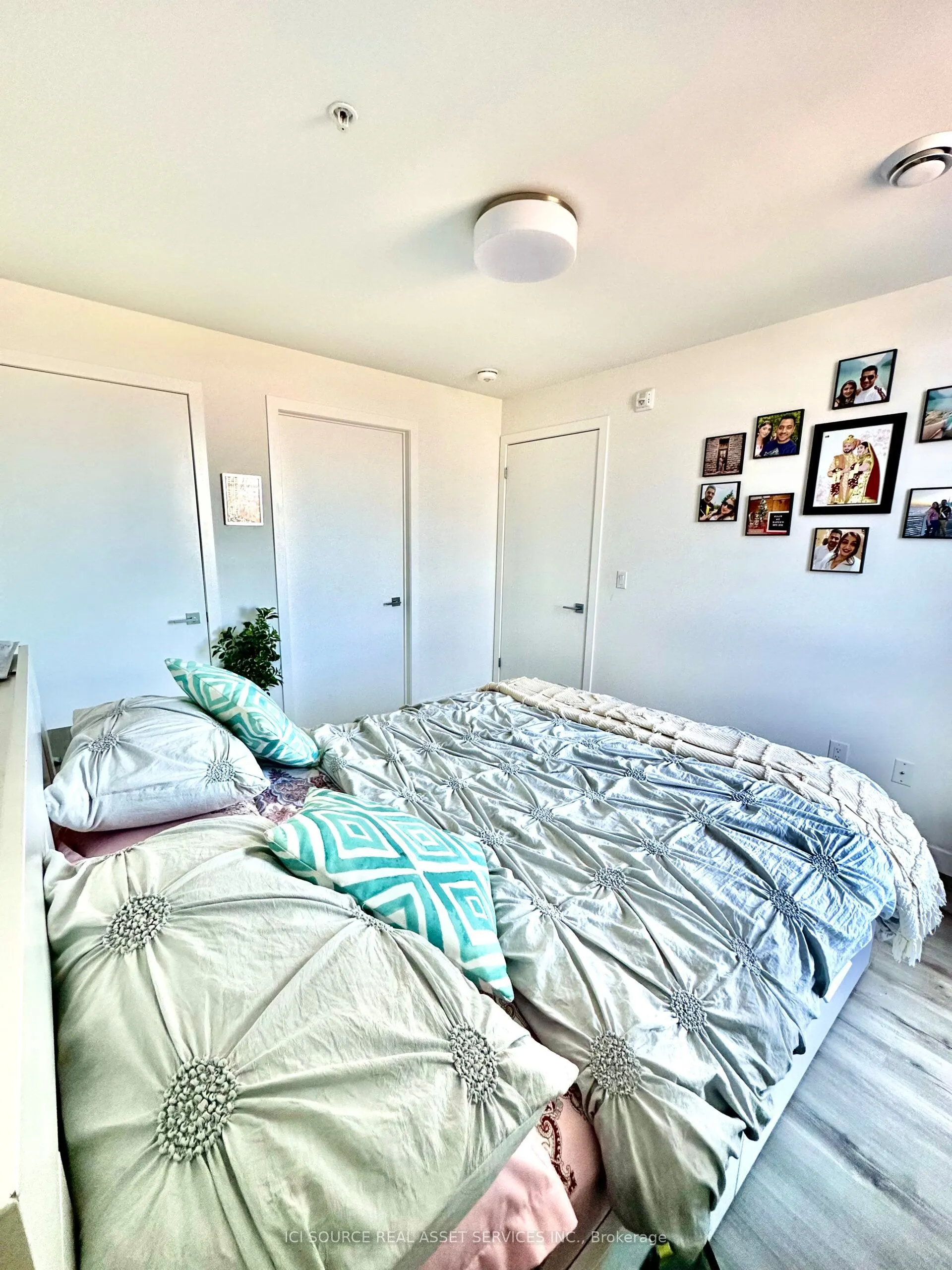 467 Charlton Avenue E, #204
