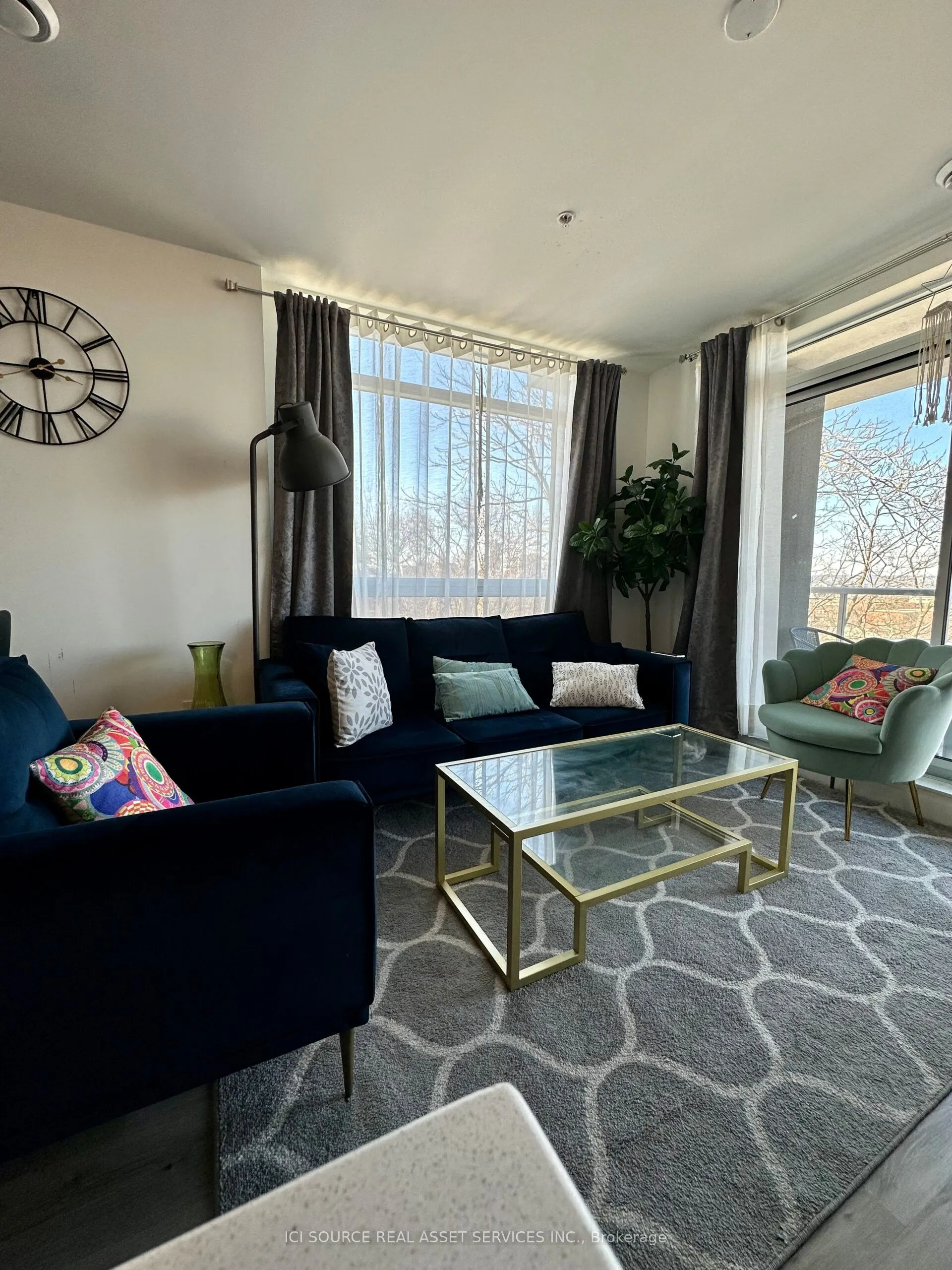 467 Charlton Avenue E, #204
