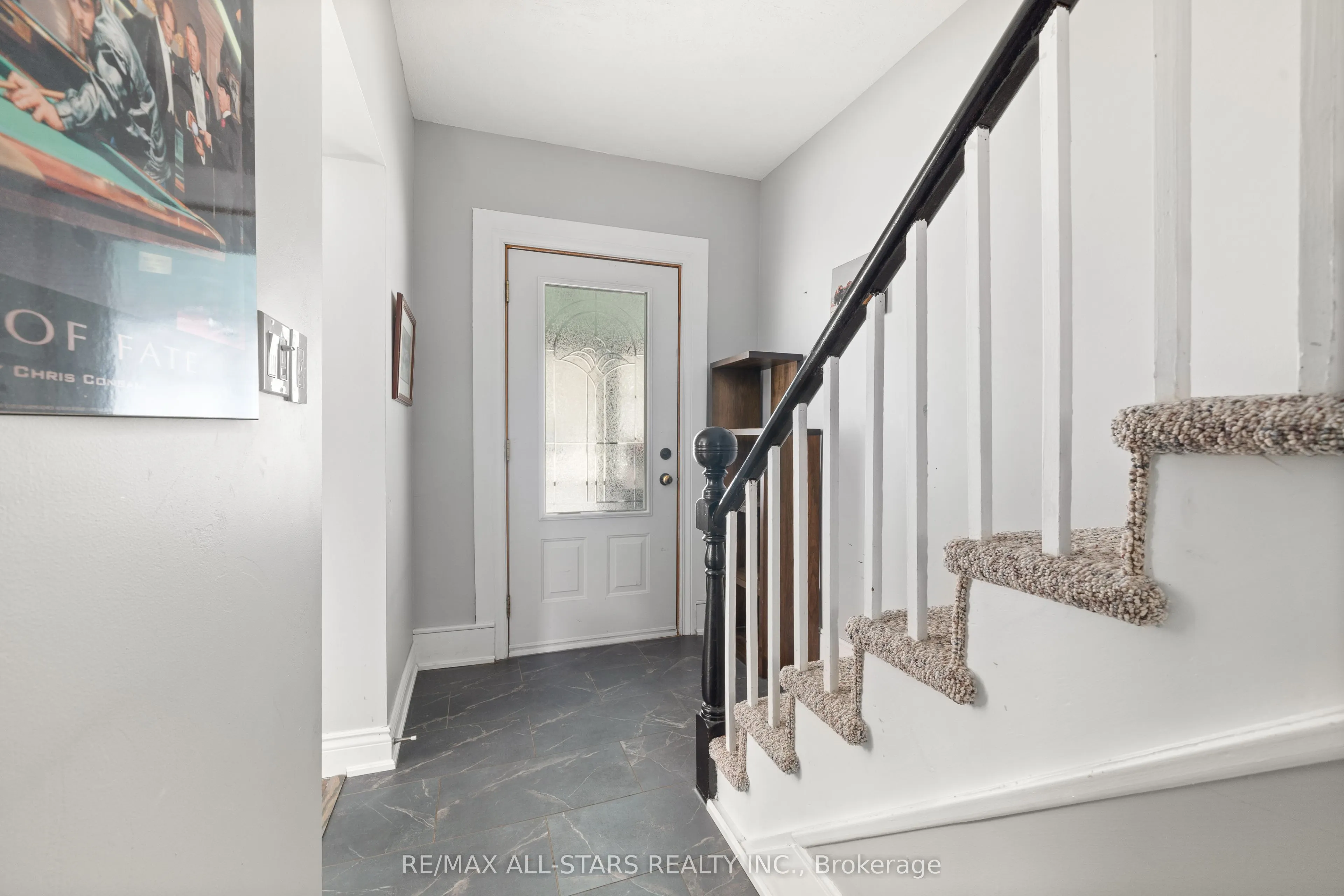 32 Bond Street E