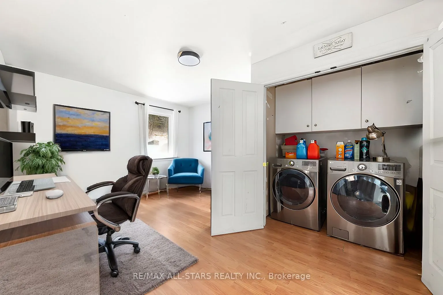 32 Bond Street E