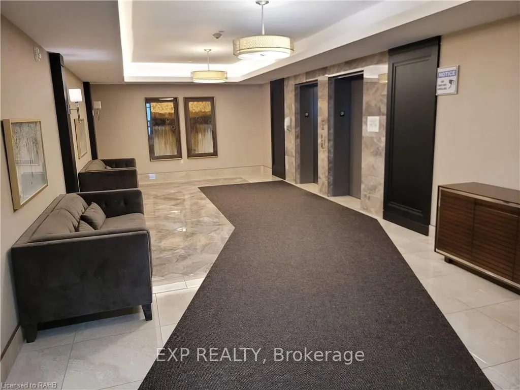 101 Shoreview Place, #106