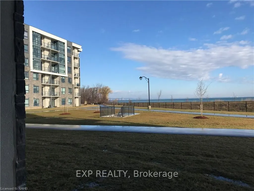 101 Shoreview Place, #106
