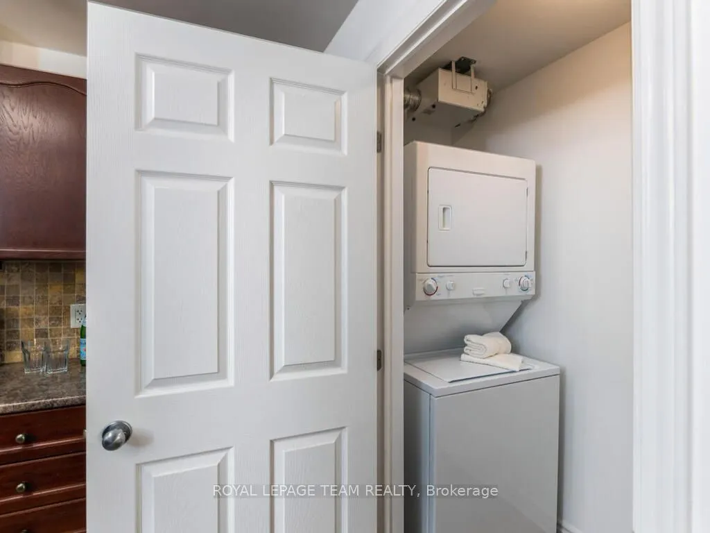1113 Stittsville Main Street, #B