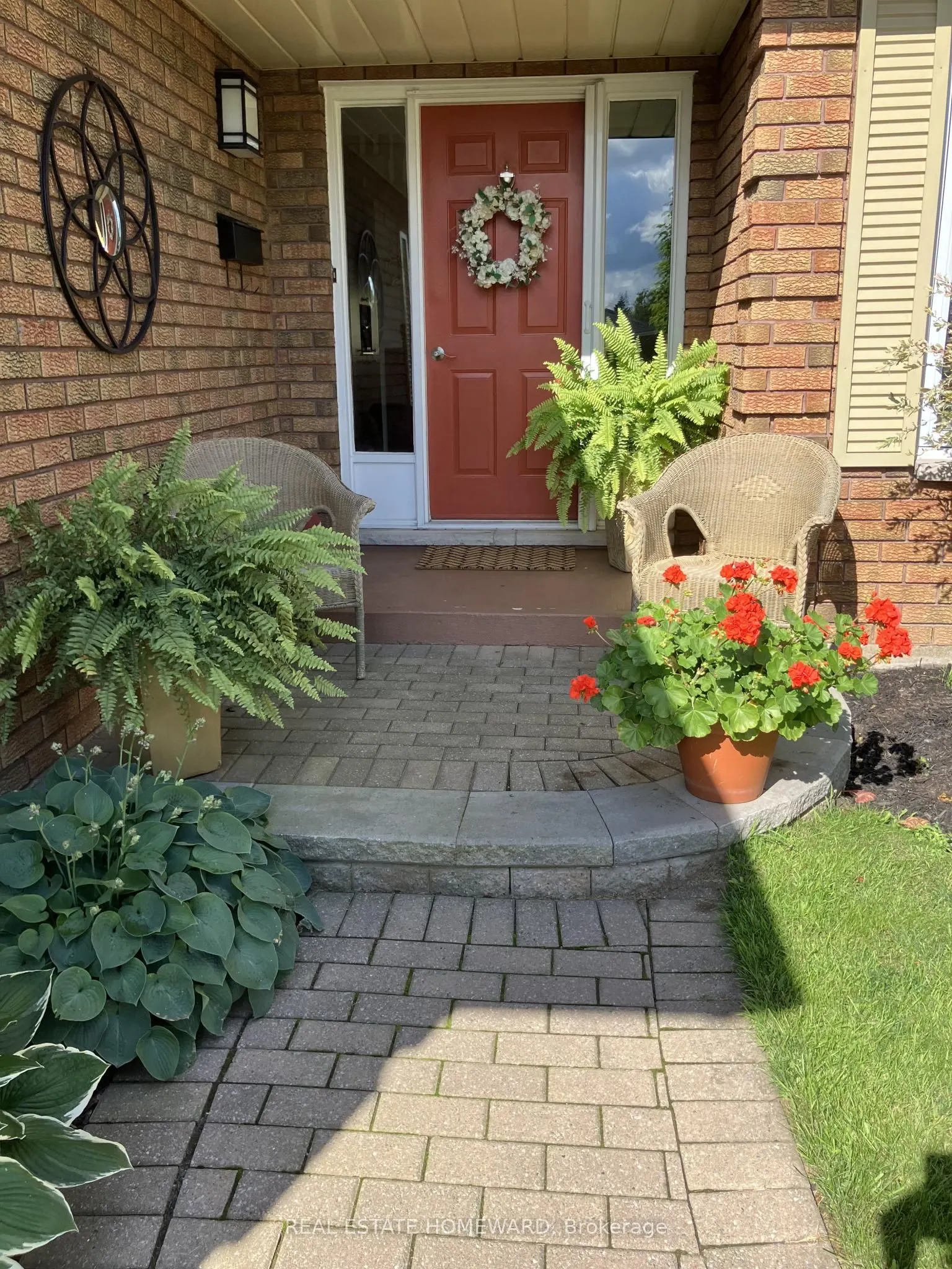 6 Hewson Drive