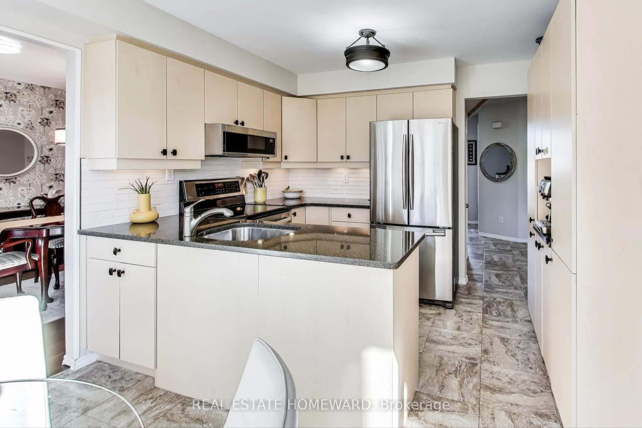 6 Hewson Drive