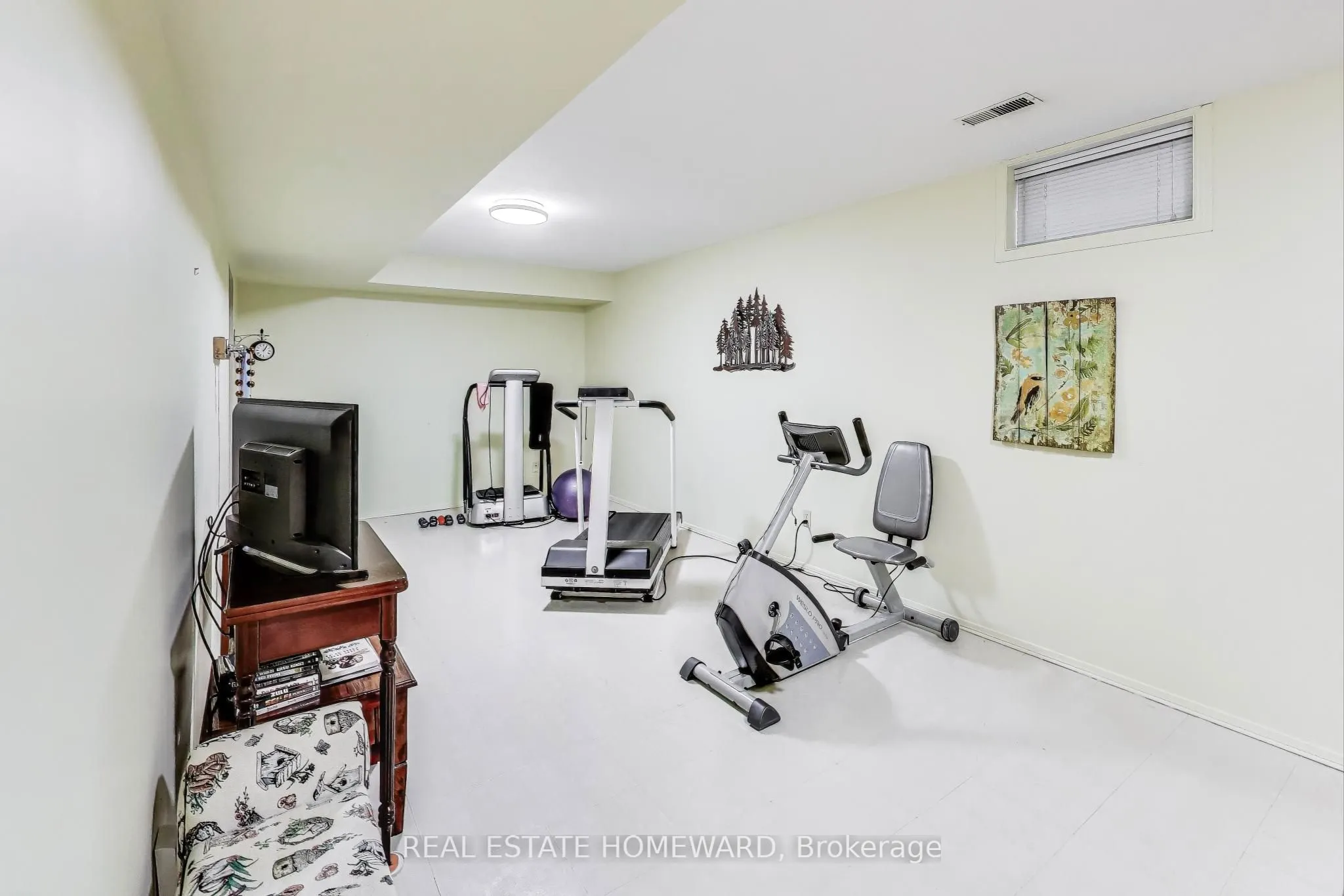 6 Hewson Drive