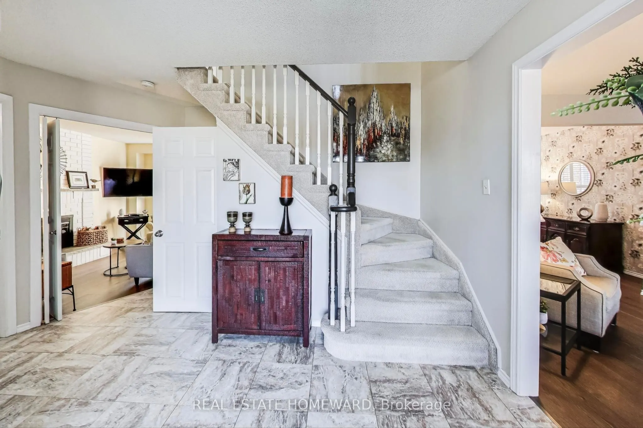 6 Hewson Drive