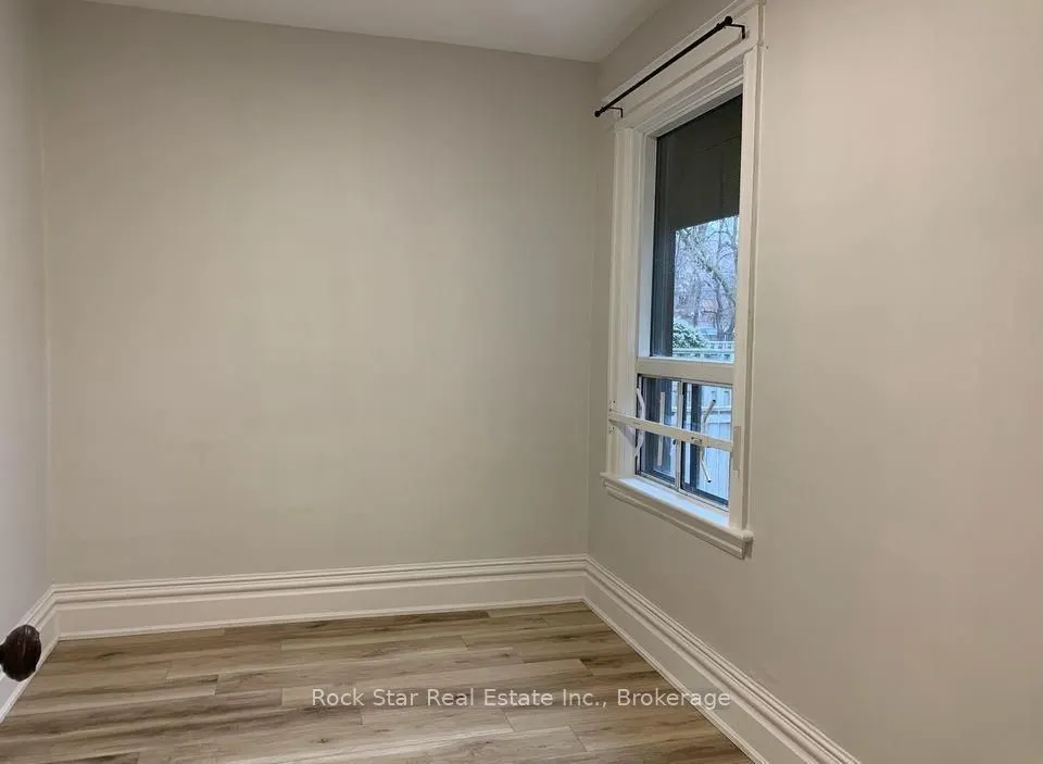 28 Myrtle Avenue, #Main