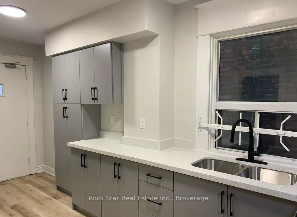 28 Myrtle Avenue, #Main