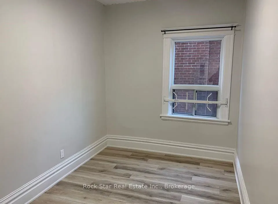 28 Myrtle Avenue, #Main
