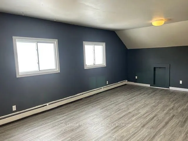 11 Private Road