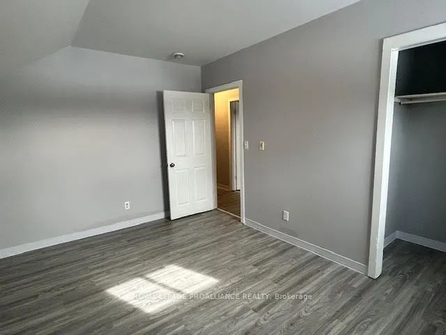 11 Private Road