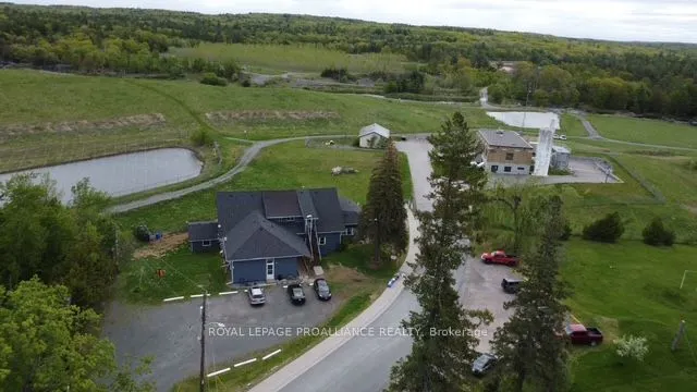 11 Private Road