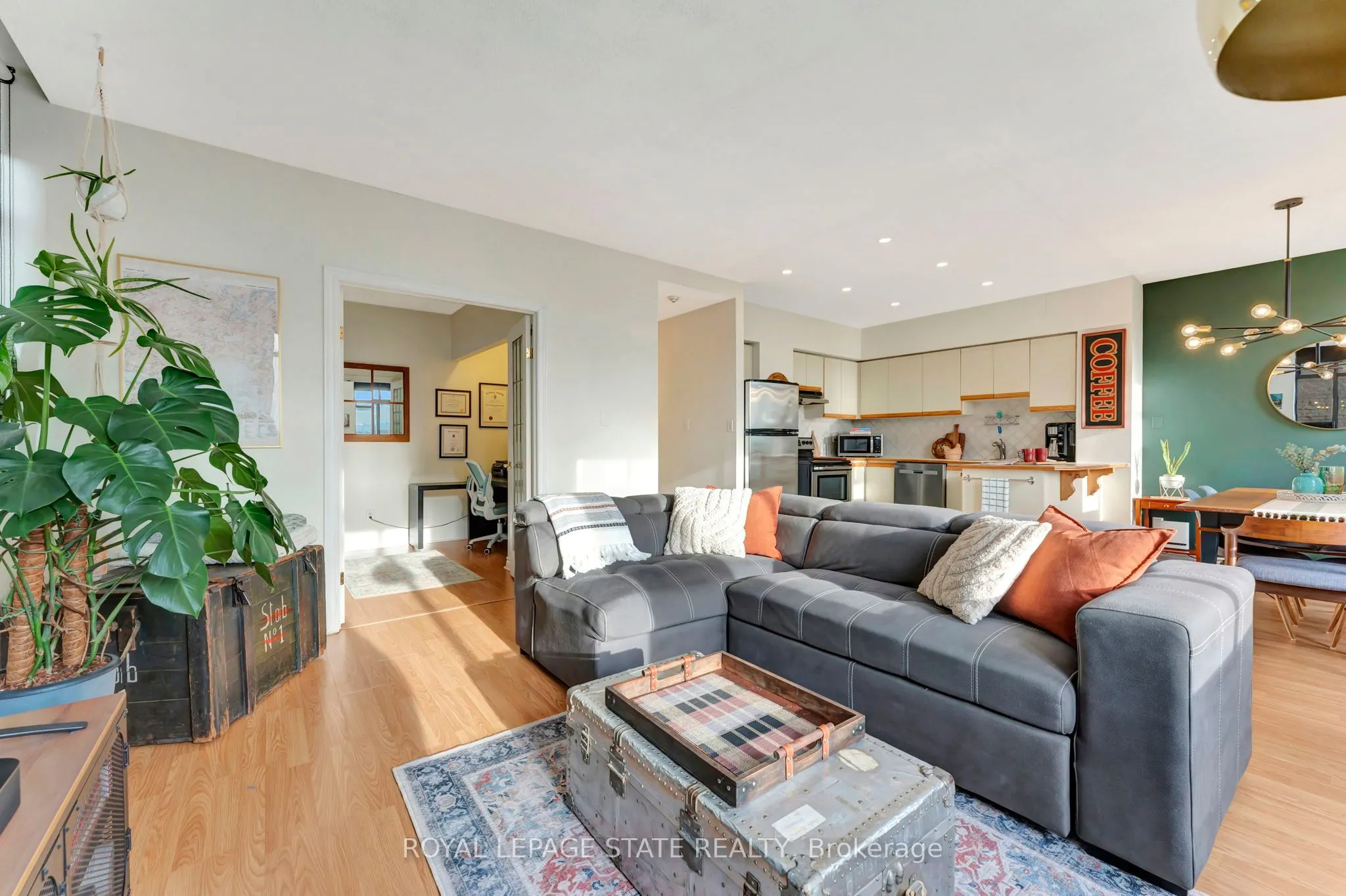 36 James Street S, #701