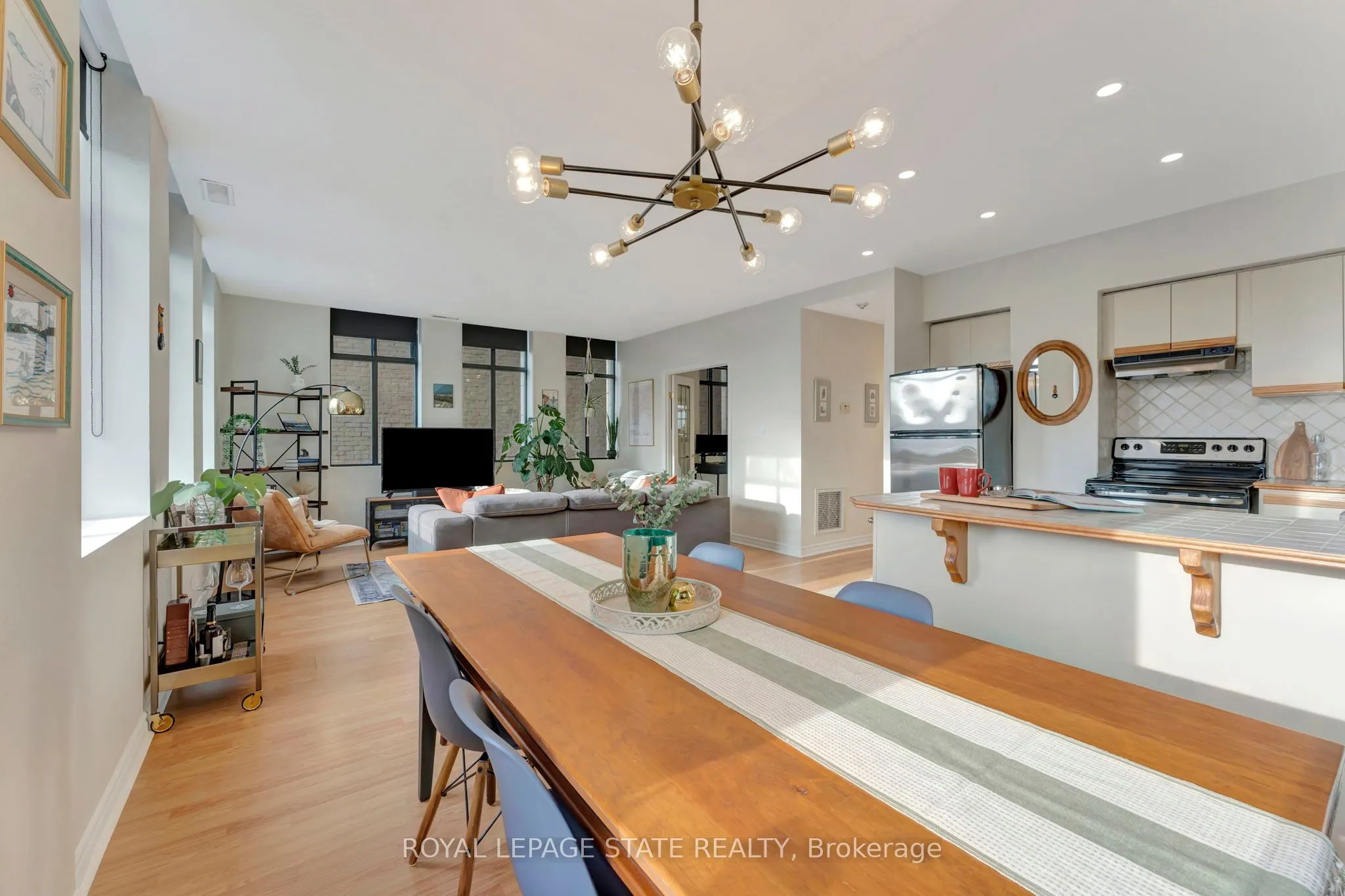 36 James Street S, #701