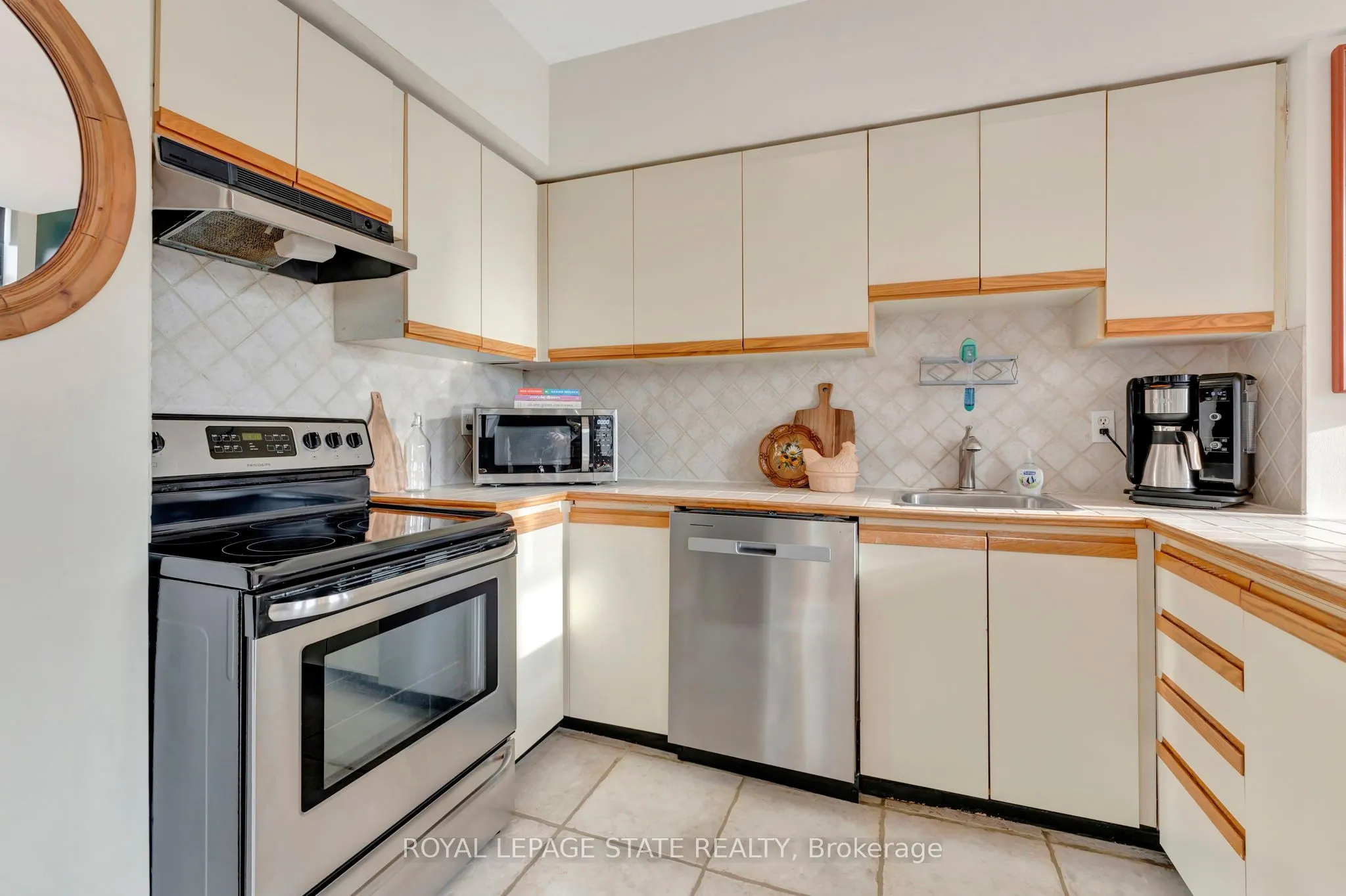 36 James Street S, #701