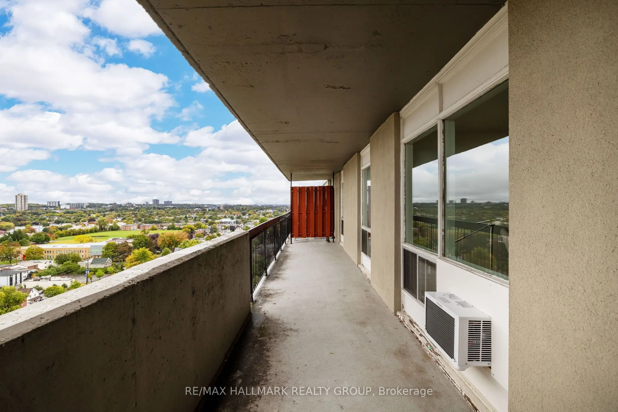 158B MCARTHUR Avenue #1906