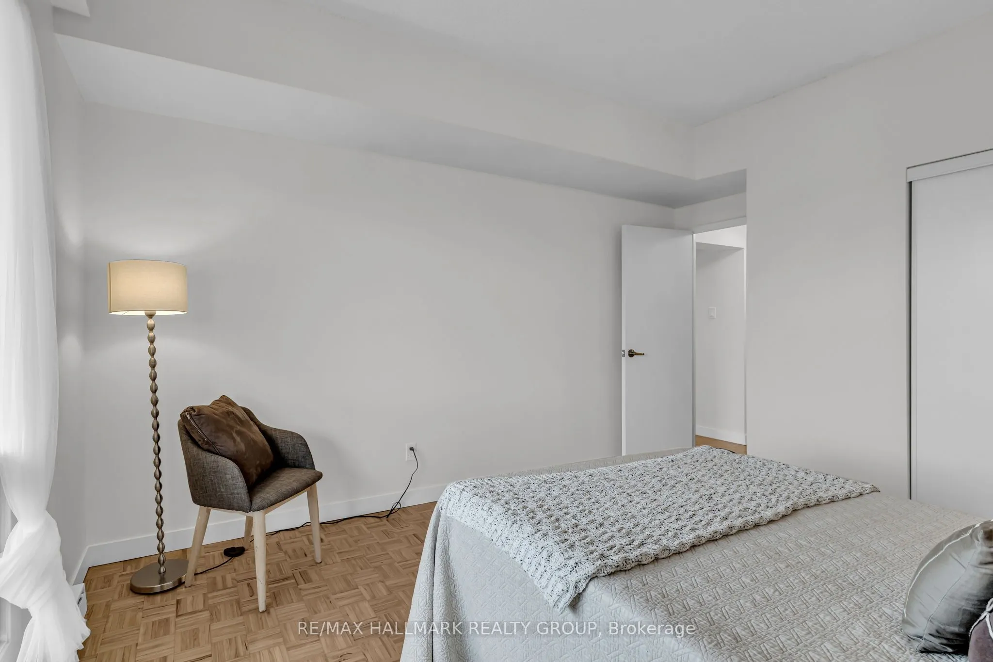 158B MCARTHUR Avenue #1906