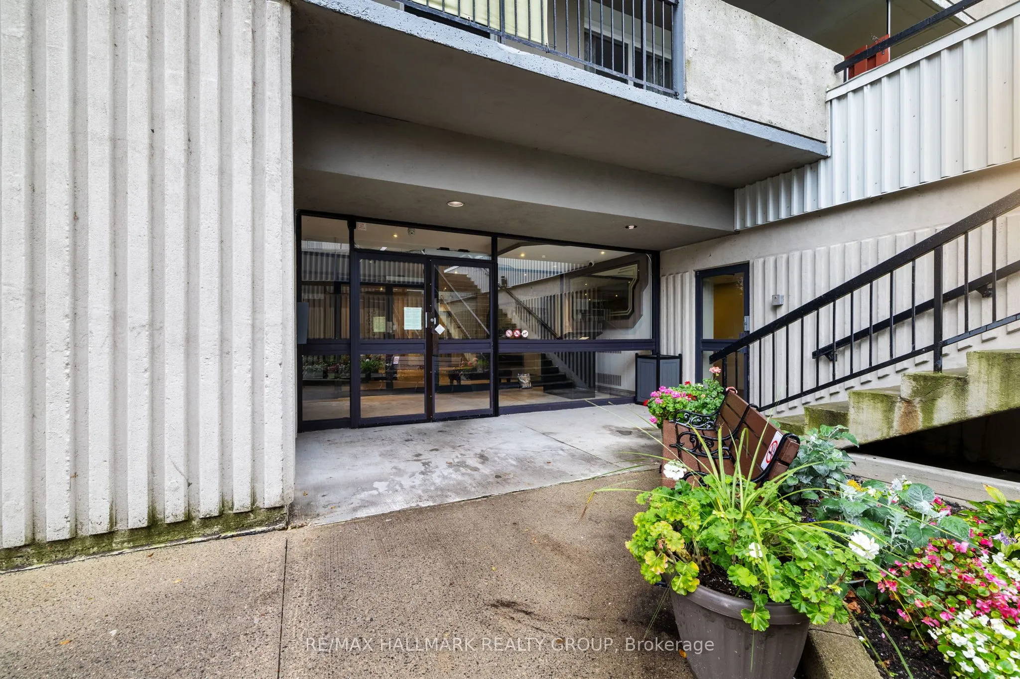 158B MCARTHUR Avenue #1906