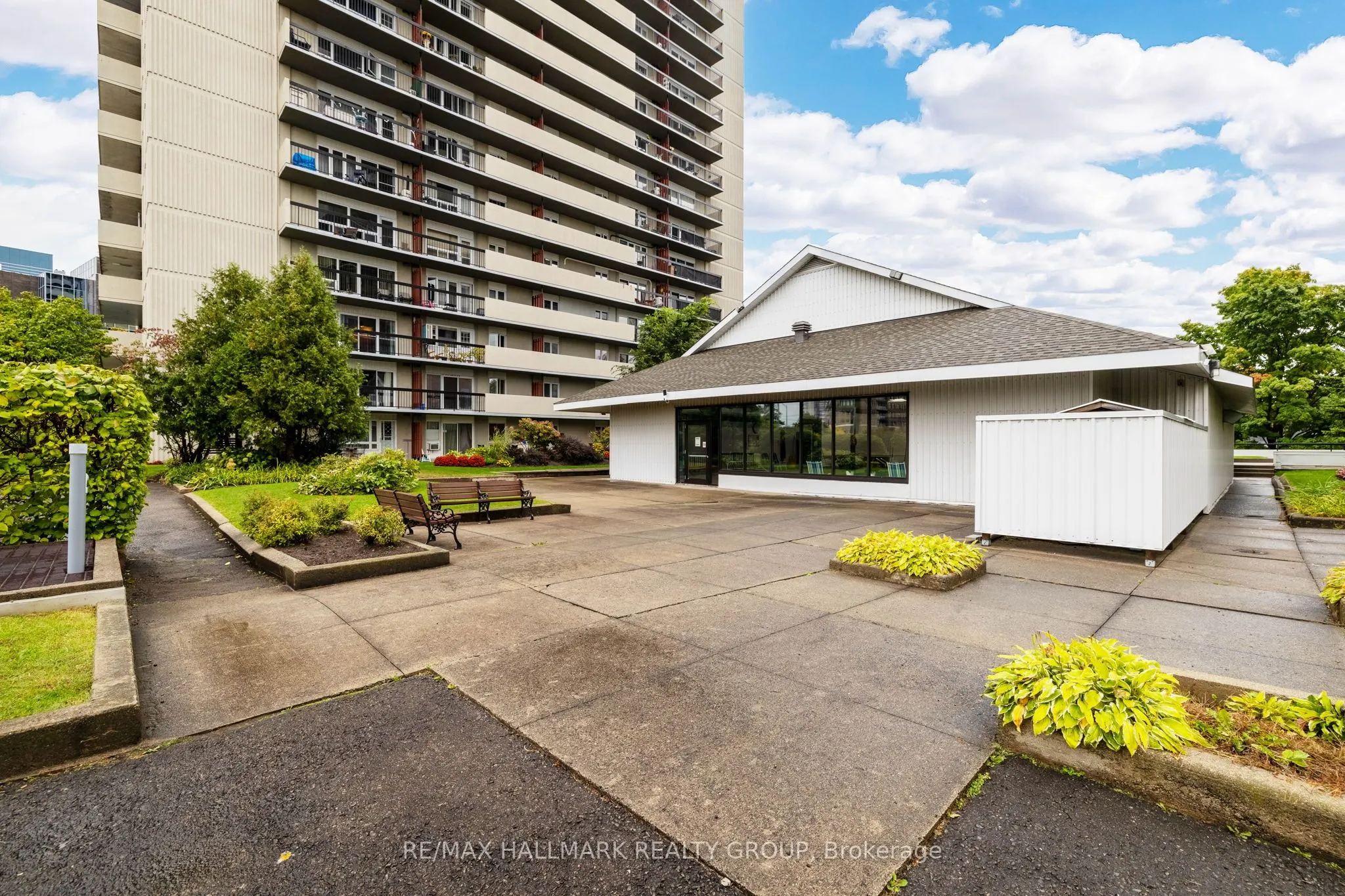 158B MCARTHUR Avenue #1906