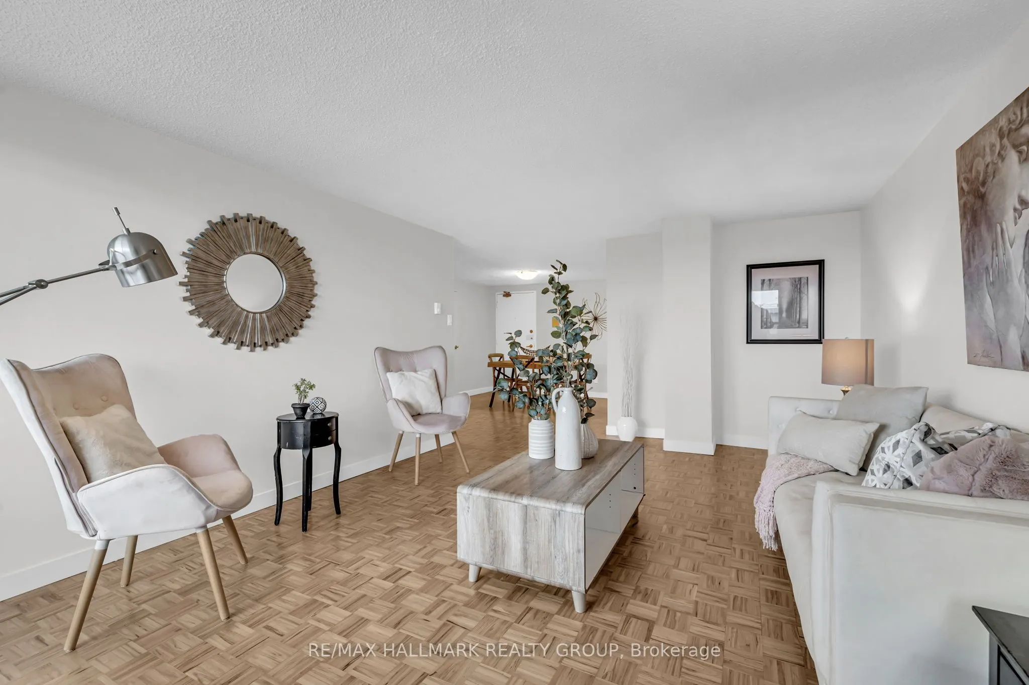 158B MCARTHUR Avenue #1906