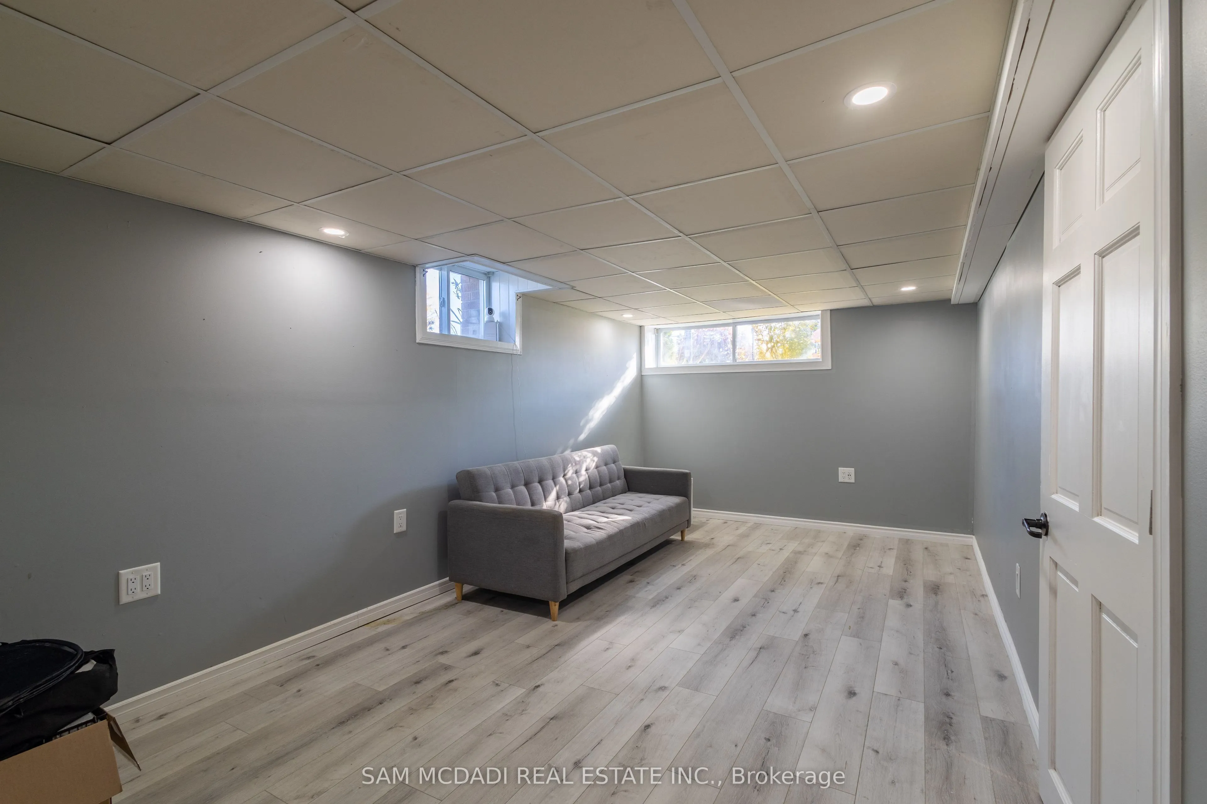 55 Allan Avenue