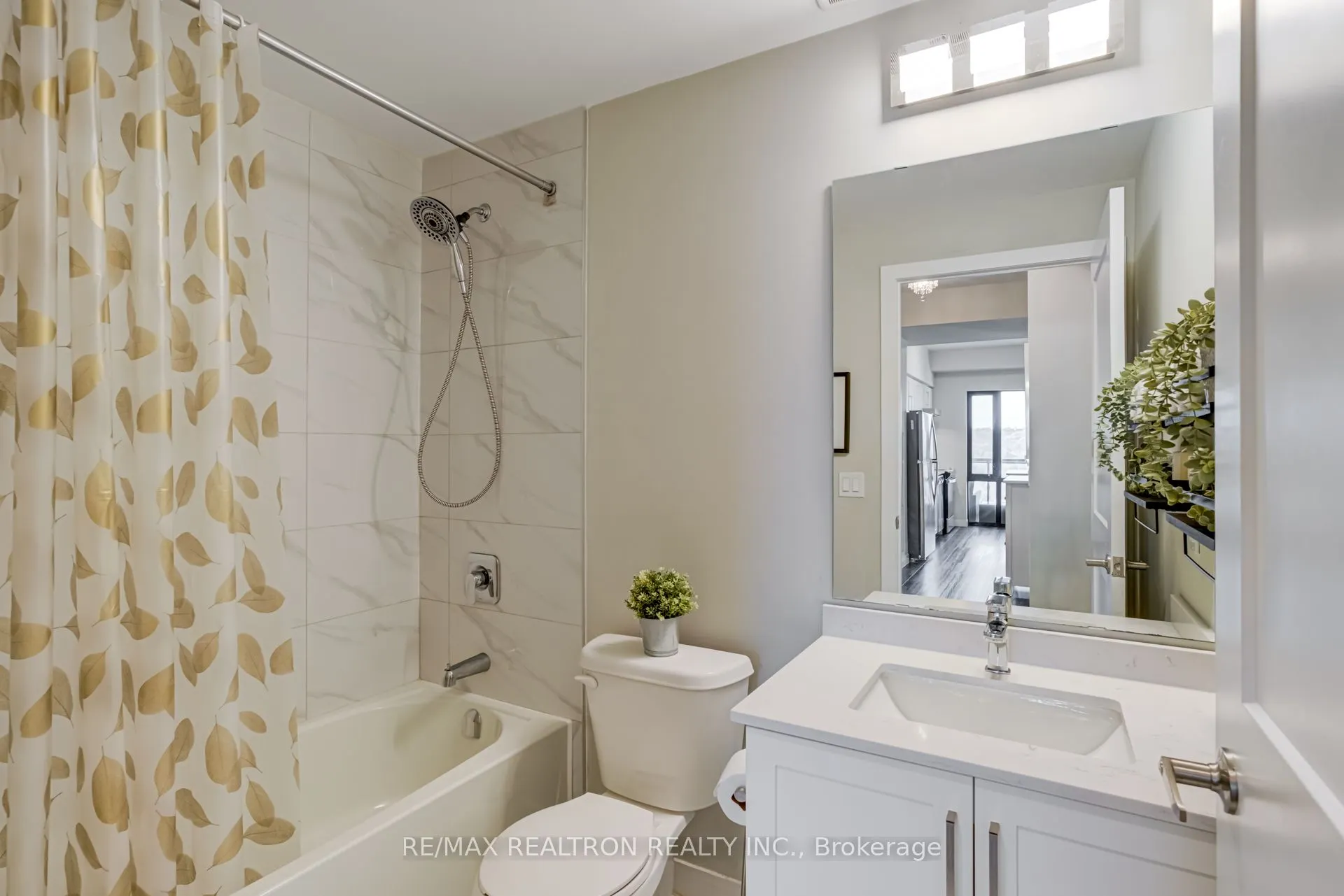 15 Queen Street S, #1701