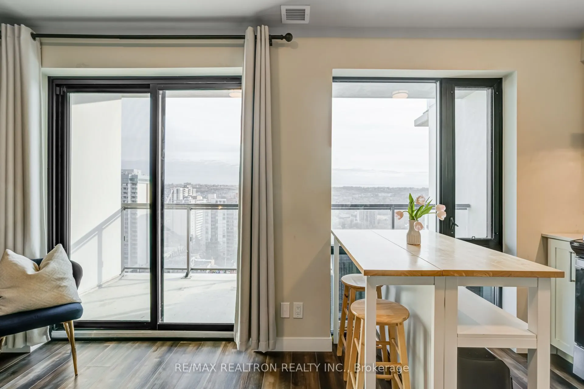 15 Queen Street S, #1701