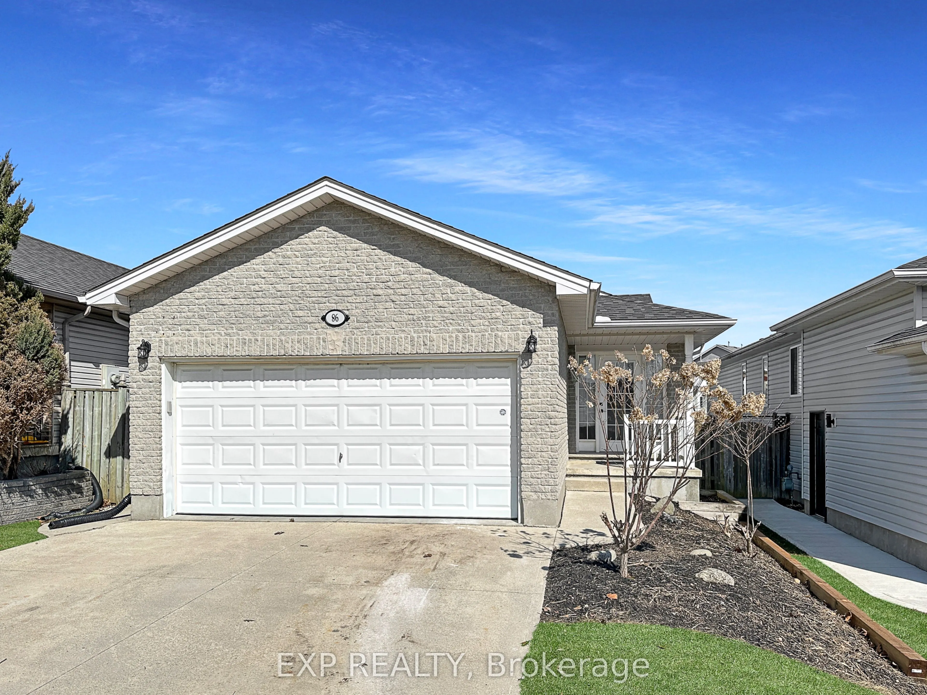 86 Loggers Grove, #Lower