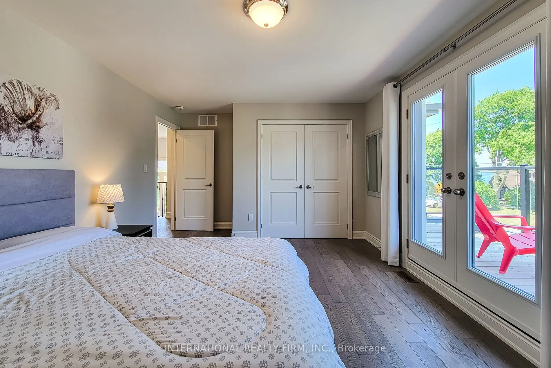 14 Lakeview Drive