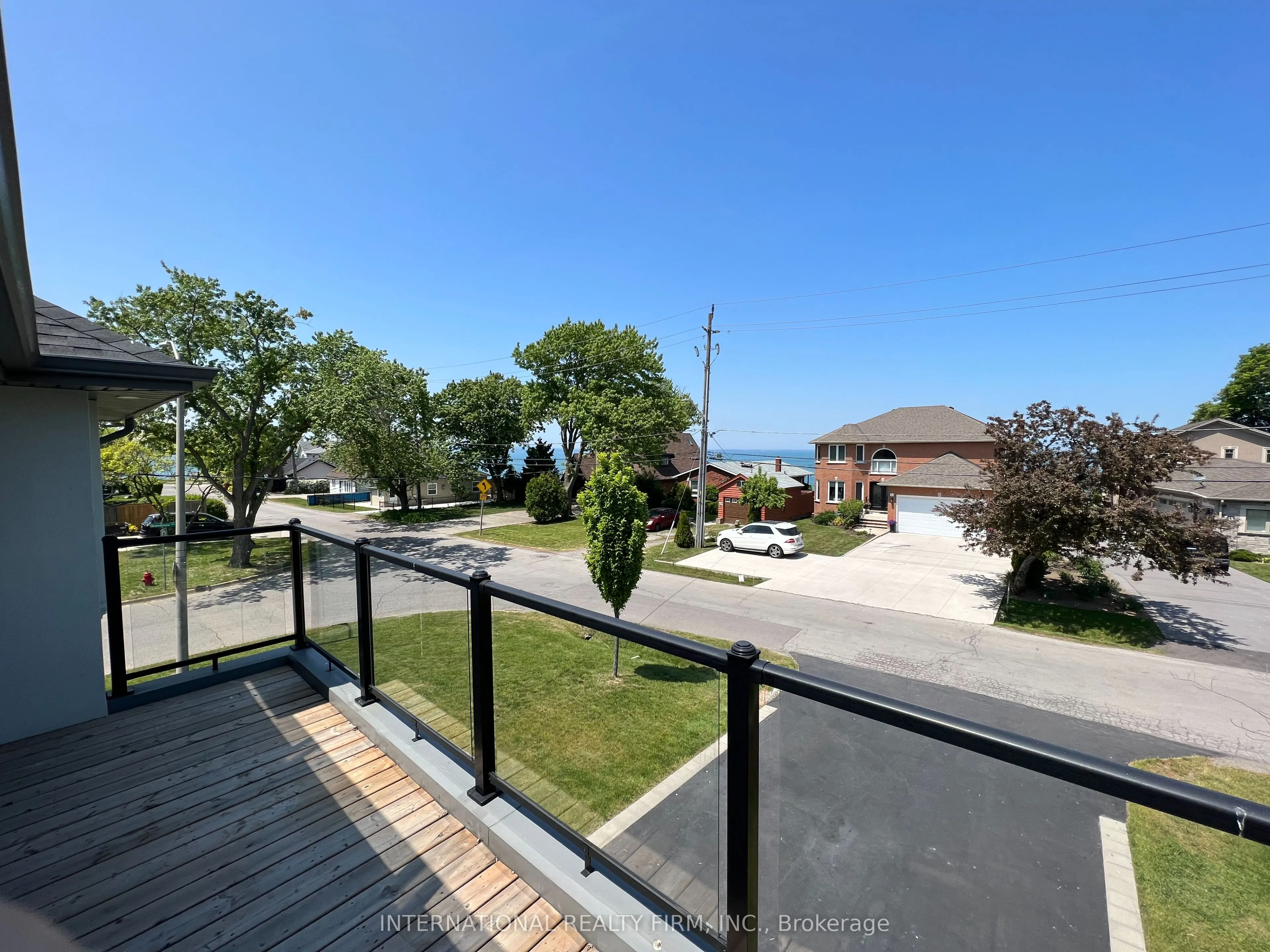 14 Lakeview Drive