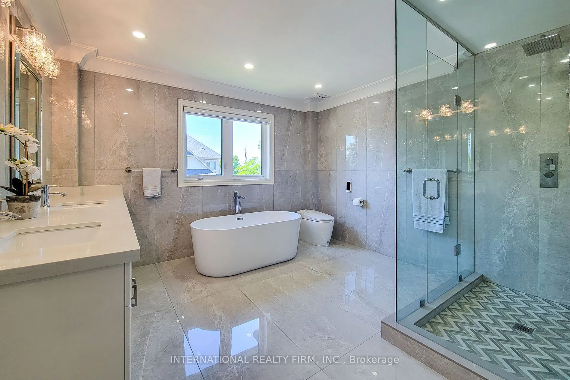14 Lakeview Drive