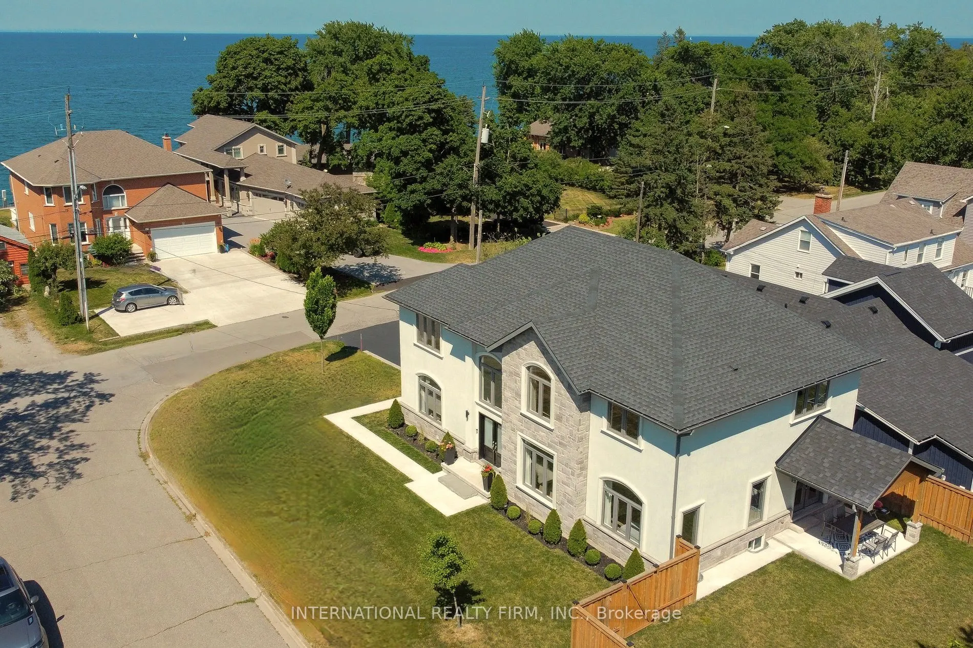 14 Lakeview Drive